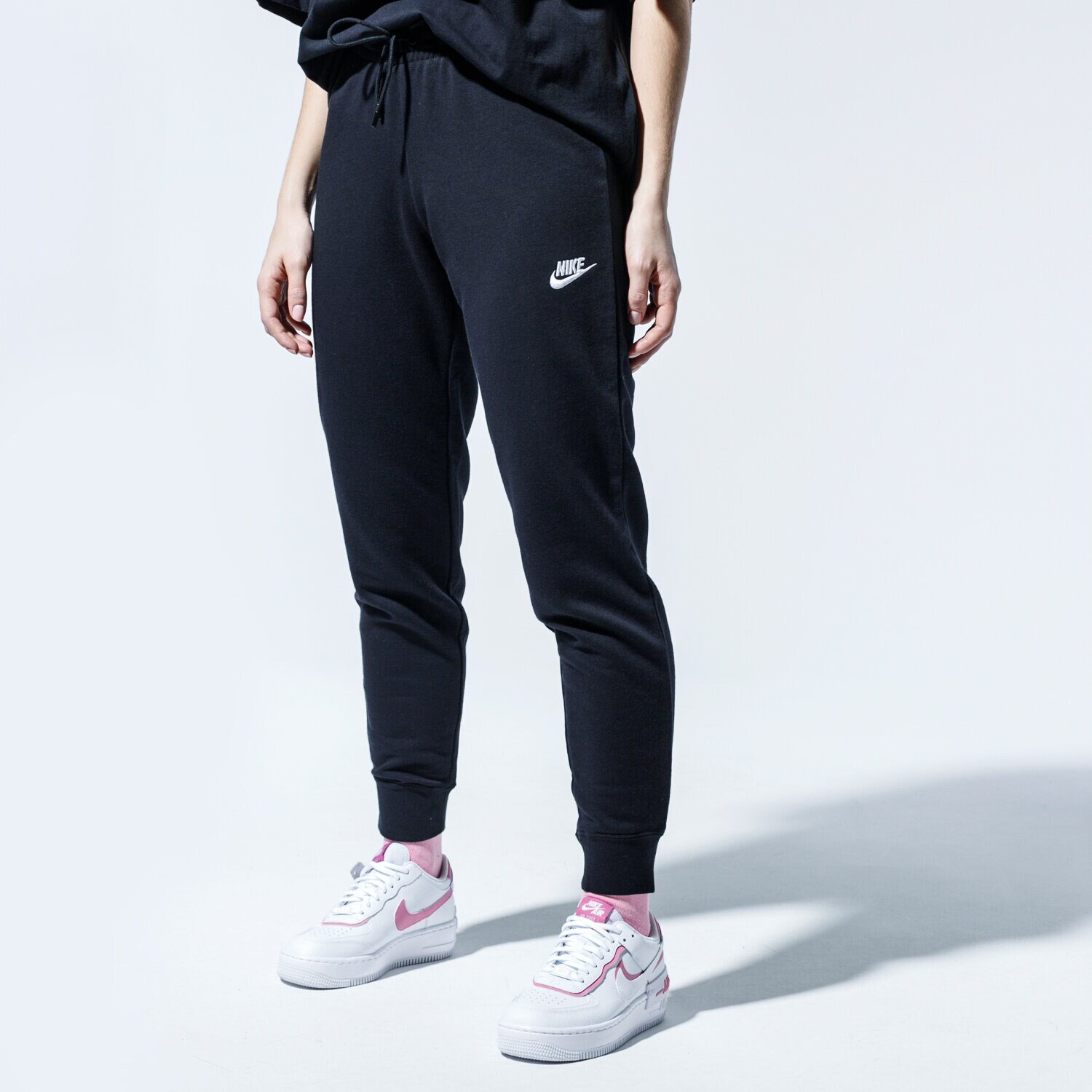 Damen Hosen NIKE HOSE SPORTSWEAR ESSENTIAL BV4099-010 Schwarz