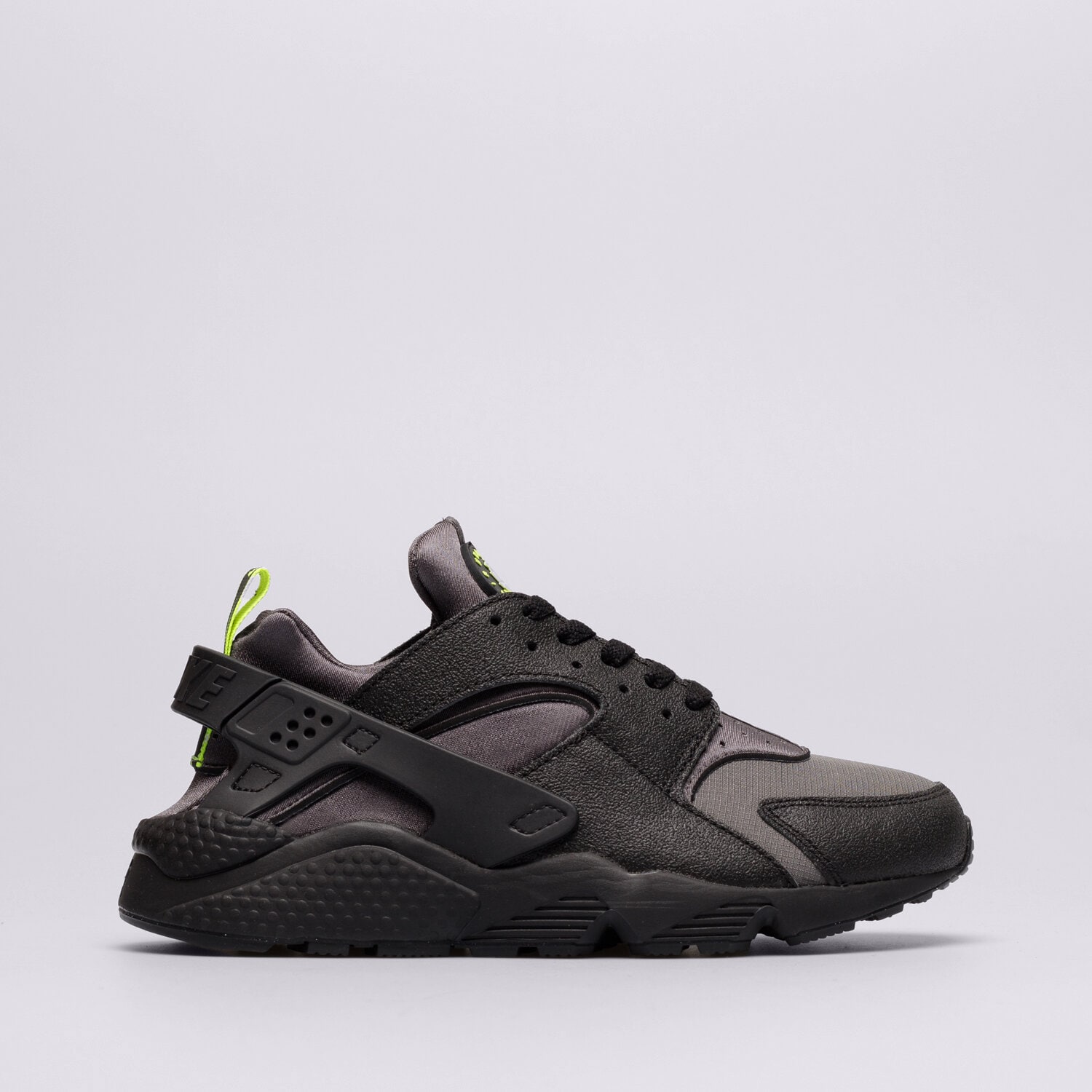 Herren Sneaker NIKE AIR HUARACHE WT  DZ4499-001 Schwarz