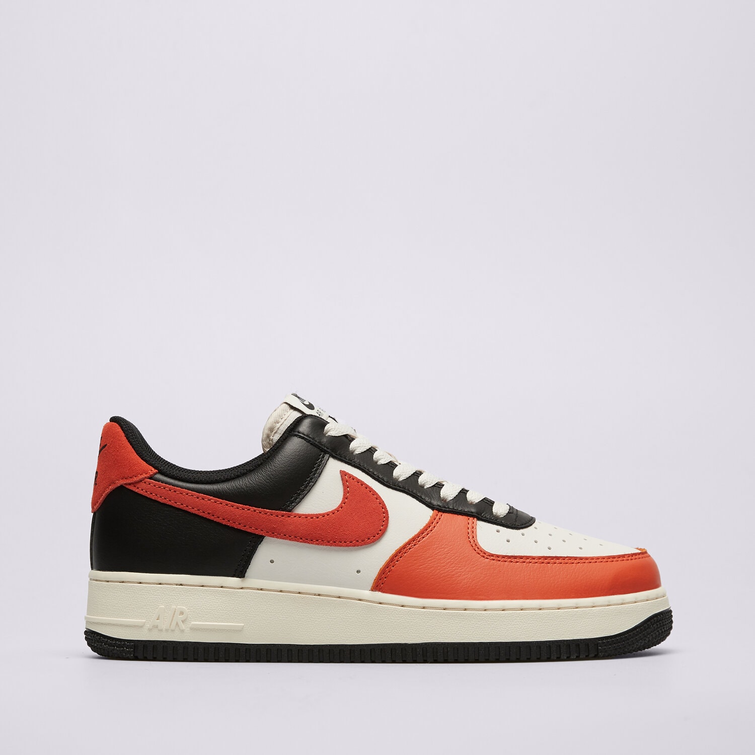 Herren Sneaker NIKE AIR FORCE 1 '07 LV8 HQ4987-010 Orange