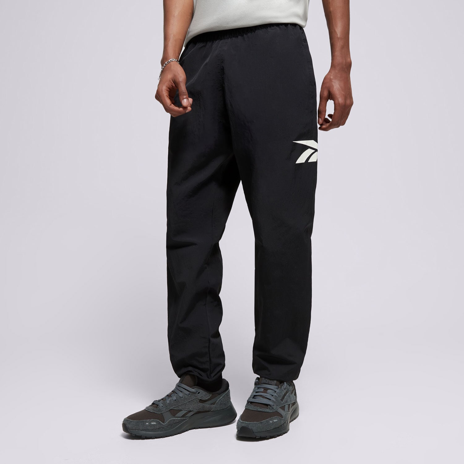 Herren Hosen REEBOK HOSE CL VECTOR TRACKPANT 100031183 Schwarz