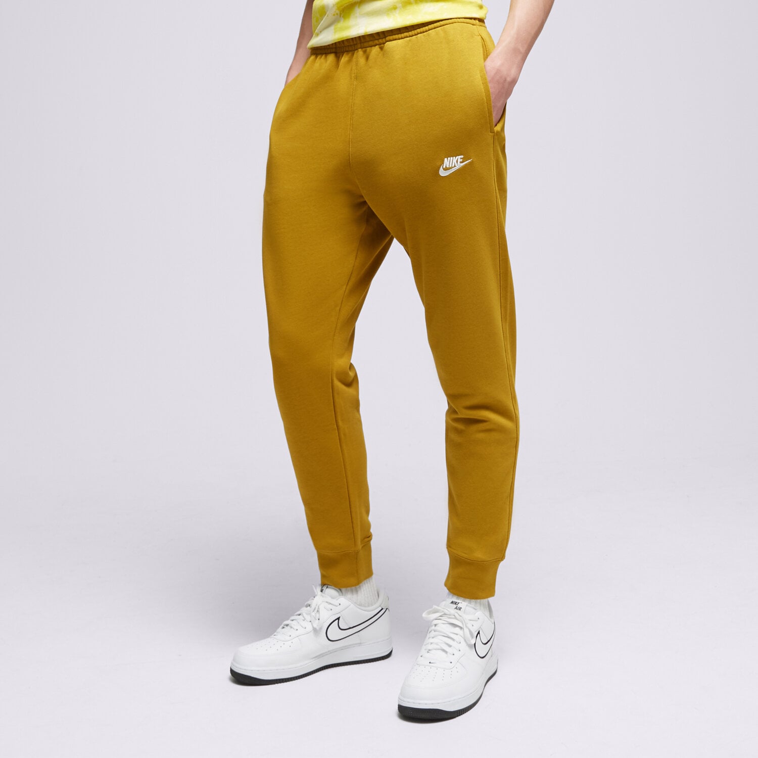 Herren Hosen NIKE HOSE NIKE SPORTSWEAR CLUB BV2679-716 senfgelb