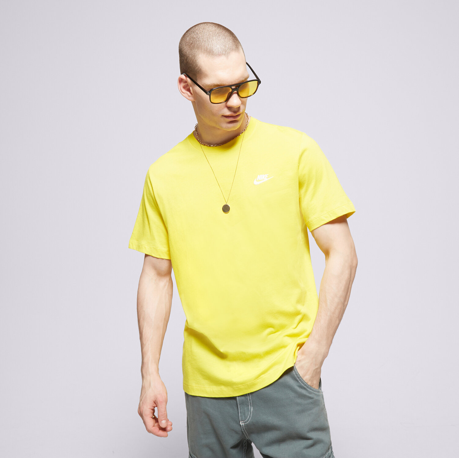 NIKE T SHIRT SPORTSWEAR CLUB Gelb AR4997 718 Sizeer