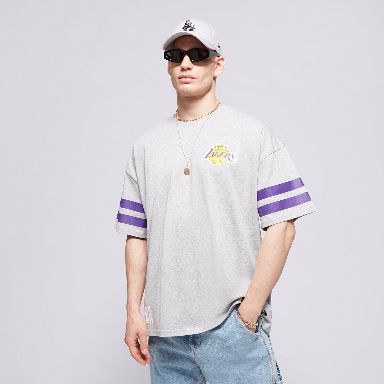 Herren T-Shirt NEW ERA T-SHIRT NBA ARCH GRPHC OS LAKERS LOS ANGELES LAKERS 60435435 Grau