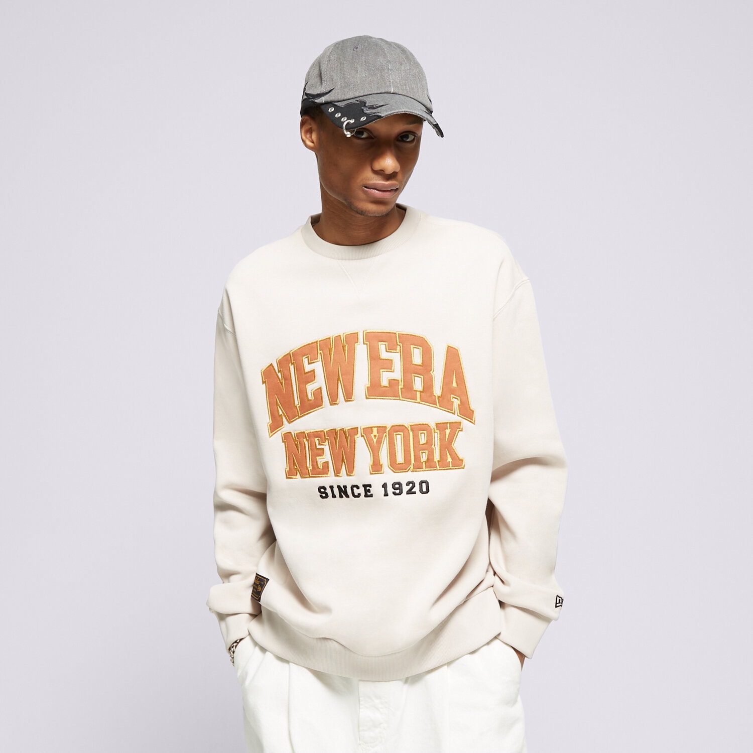 Herren NEW ERA SWEATSHIRT NE ARCH NONE 60435411 Beige