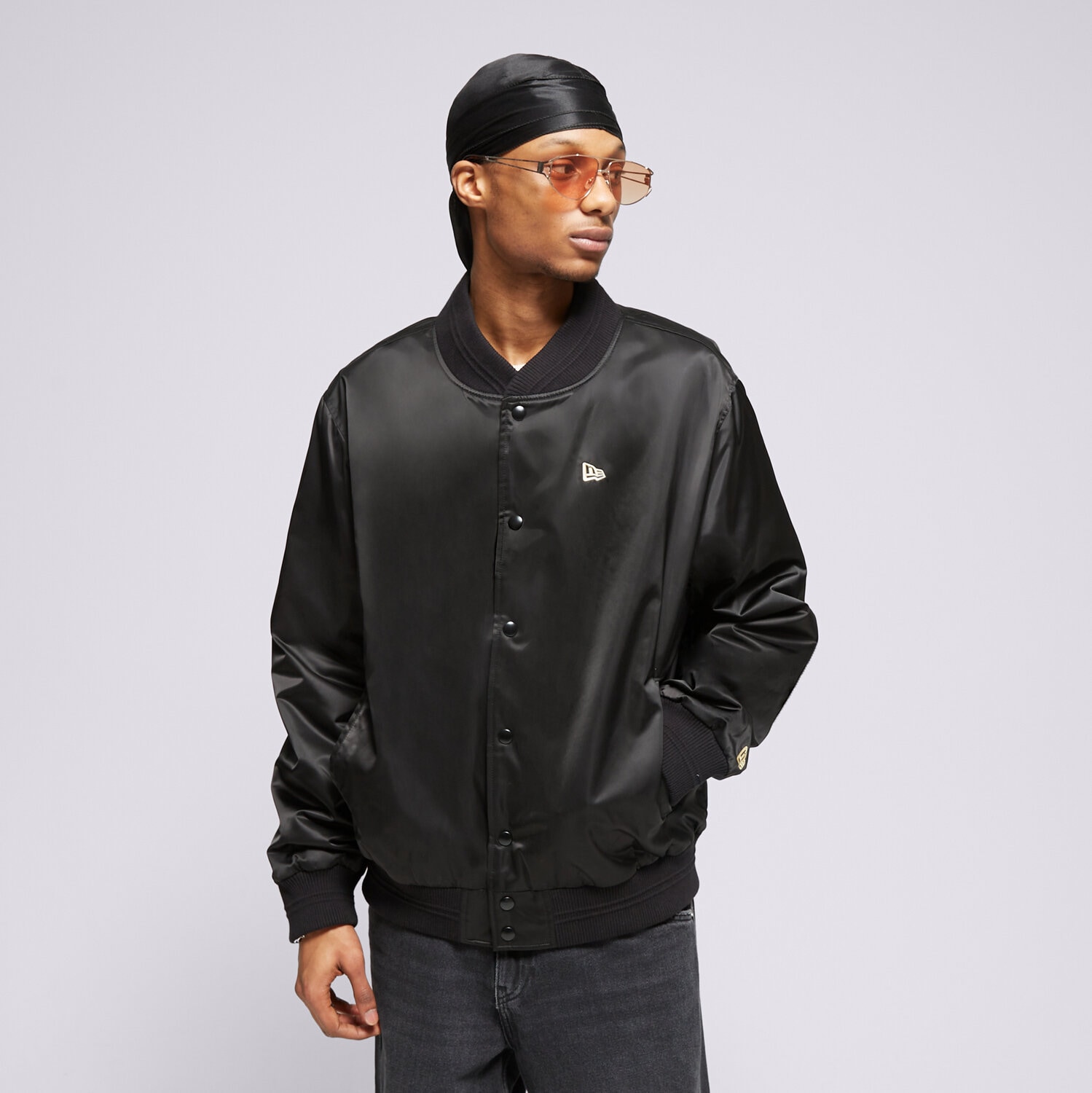 Herren Winterjacke NEW ERA JACKE NE SATIN BOMBER NONE 60435373 Schwarz