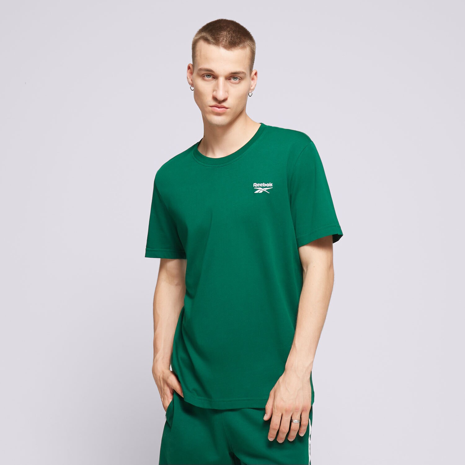 Herren T-Shirt REEBOK T-SHIRT RI LEFT CHEST LOGO 100076436 Grün