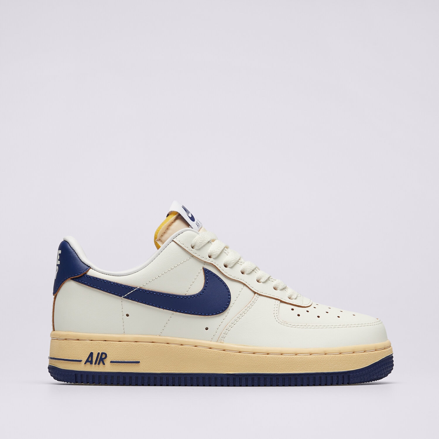 Damen Sneaker NIKE WMNS AIR FORCE 1 '07 FQ8103-133 creme