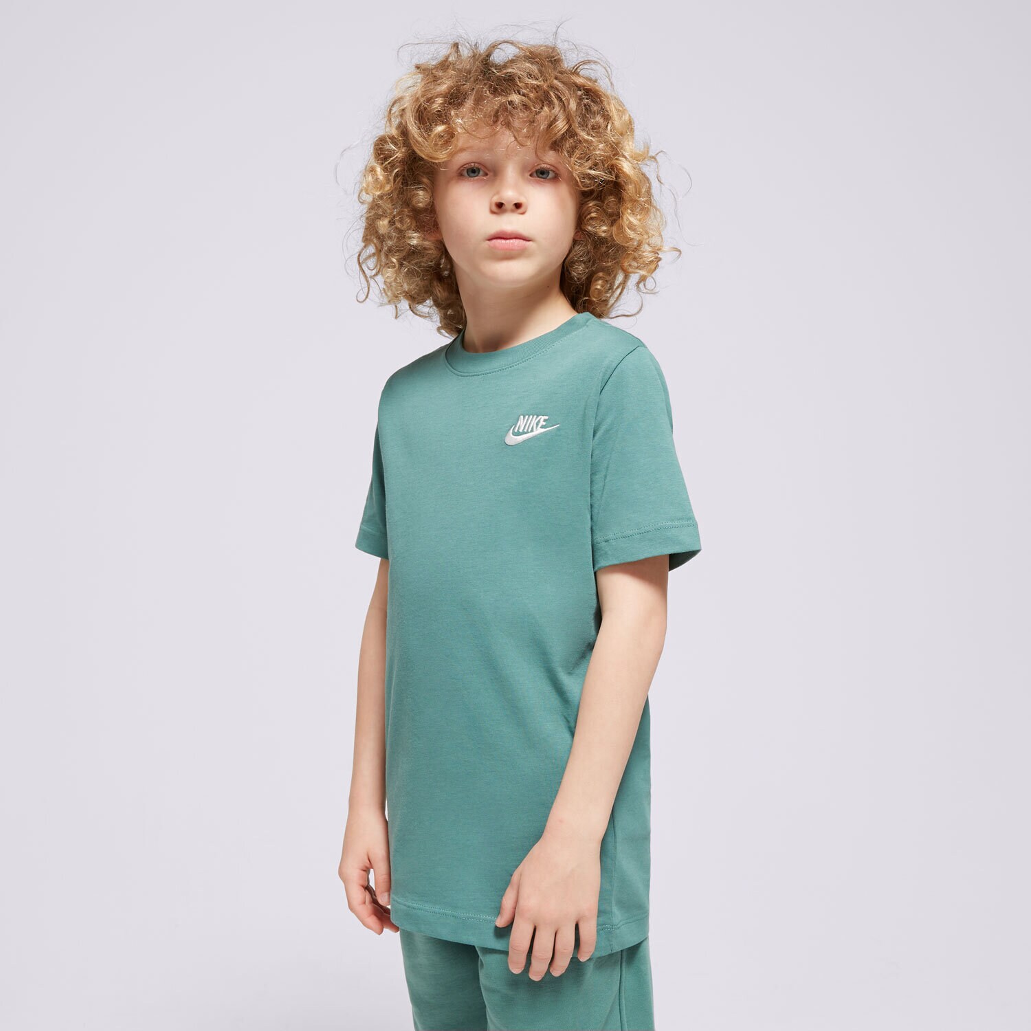 Kinder T-Shirt NIKE T-SHIRT SPORTSWEAR BOY AR5254-361 Grün