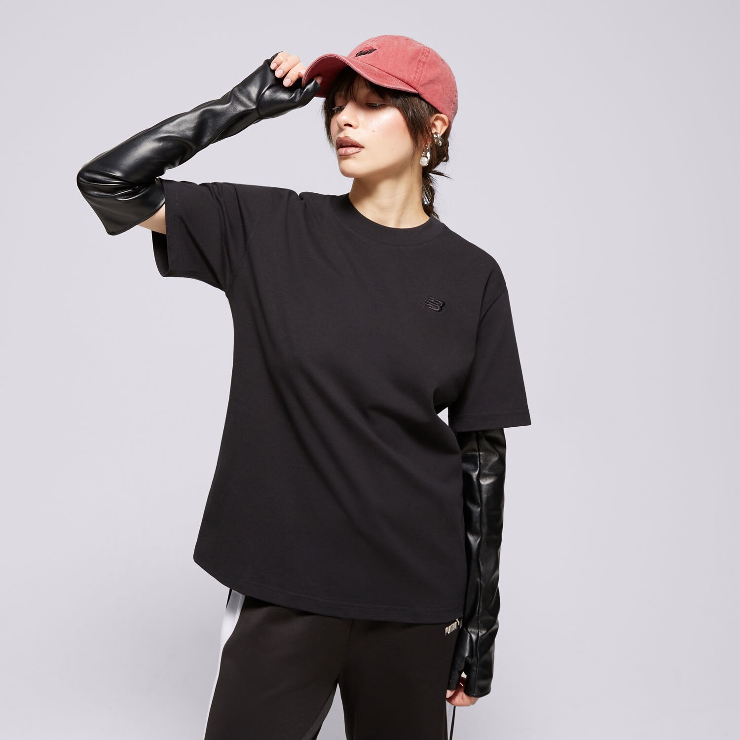 Damen T-Shirt NEW BALANCE T-SHIRT ATHLETICS JERSEY WT41501BK Schwarz