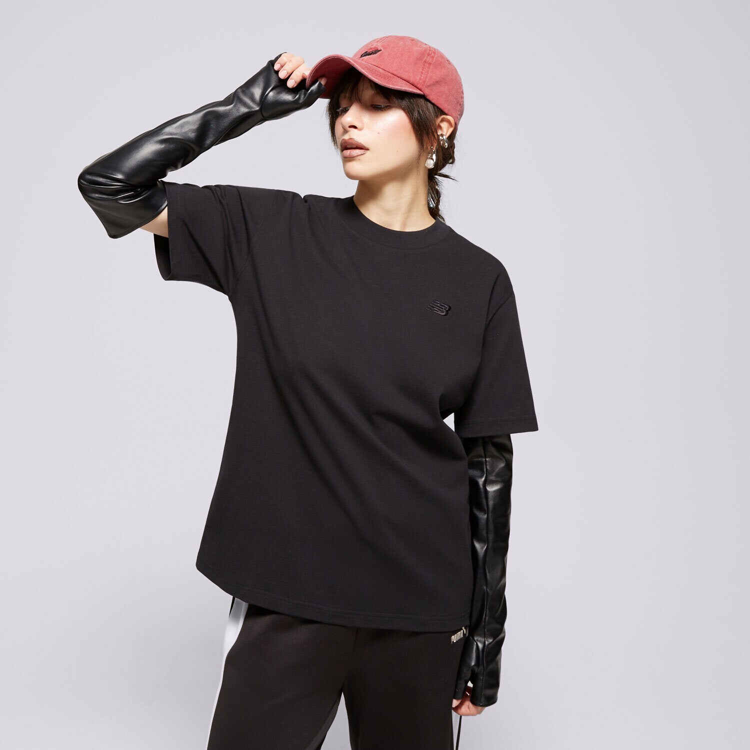 Damen T-Shirt NEW BALANCE T-SHIRT ATHLETICS JERSEY WT41501BK Schwarz