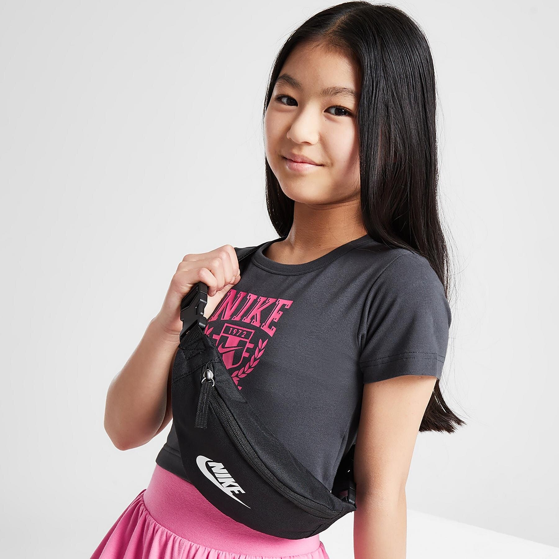 Kinder T-Shirt NIKE T-SHIRT G NSW TREND BABY TEE GIRL FV5308-060 Grau