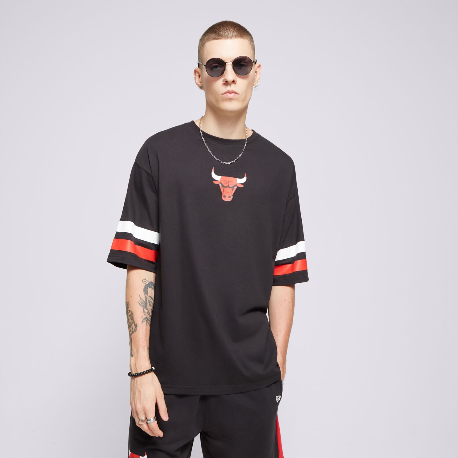 Herren T-Shirt NEW ERA T-SHIRT NBA ARCH GRPHC BP OS BULLS CHICAGO BULLS 60502589 Schwarz