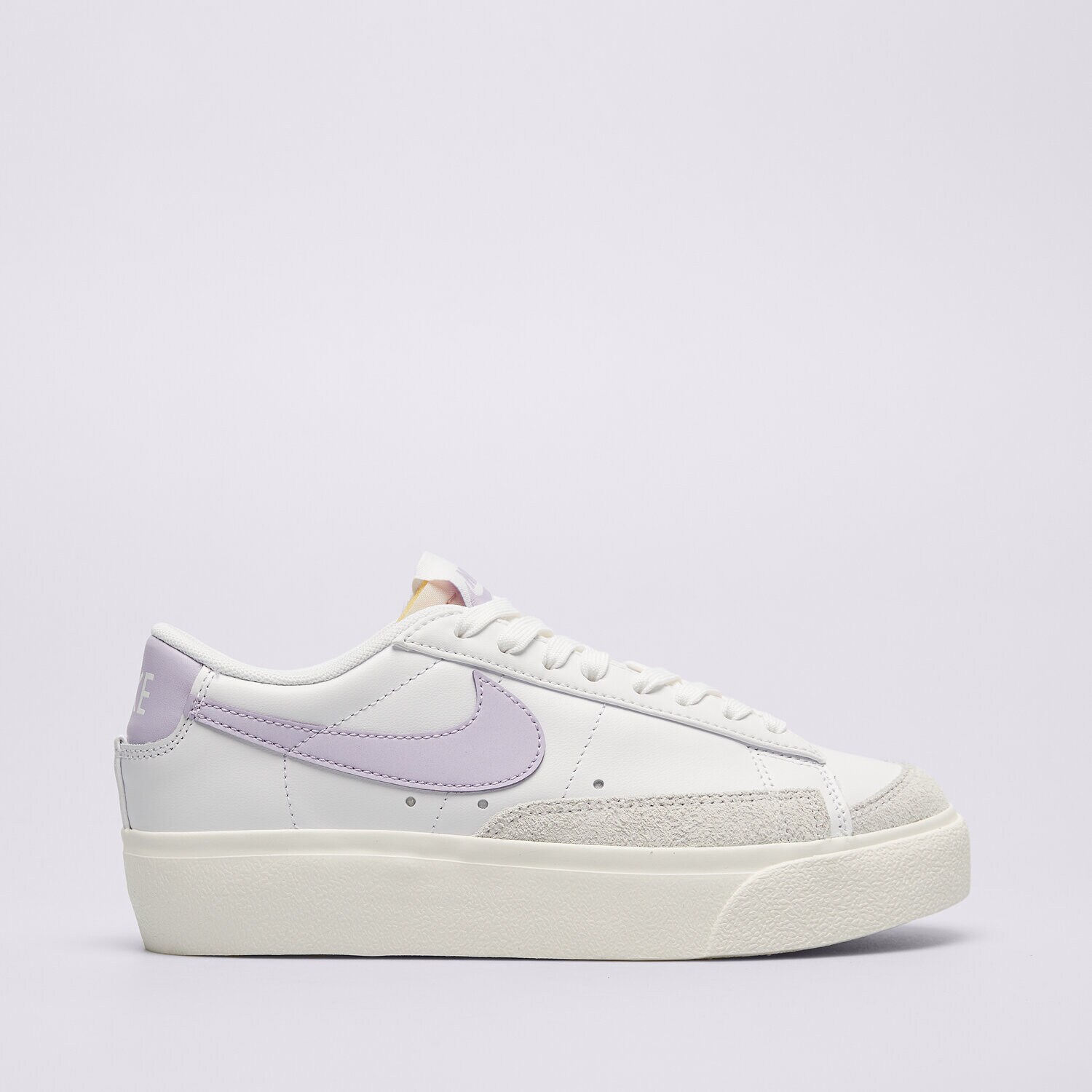 Damen Sneaker NIKE BLAZER LOW PLATFORM DJ0292-114 Weiß