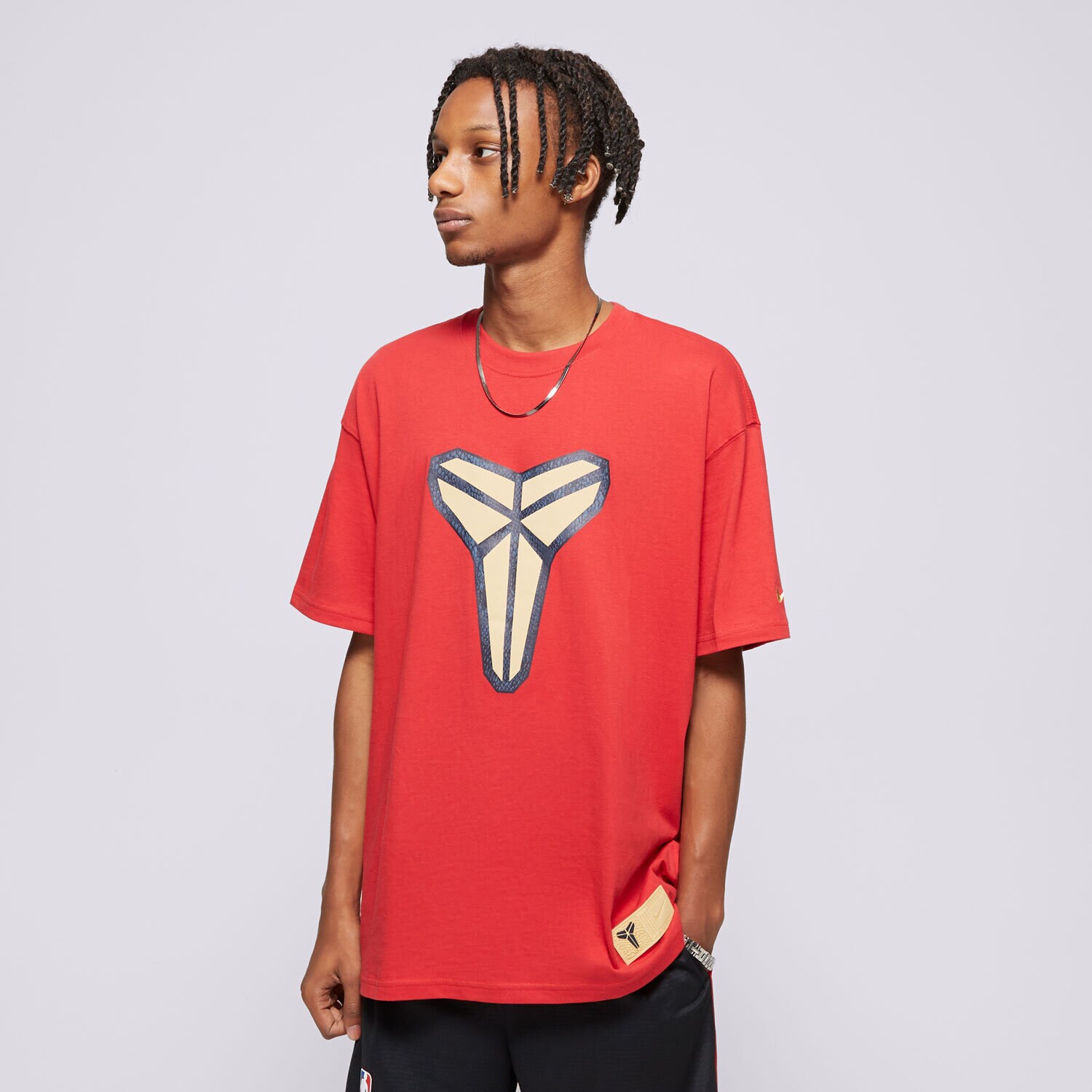 Herren T-Shirt NIKE T-SHIRT KB M NK TEE M90 FA24 NBA FZ8071-636 Dunkelrot