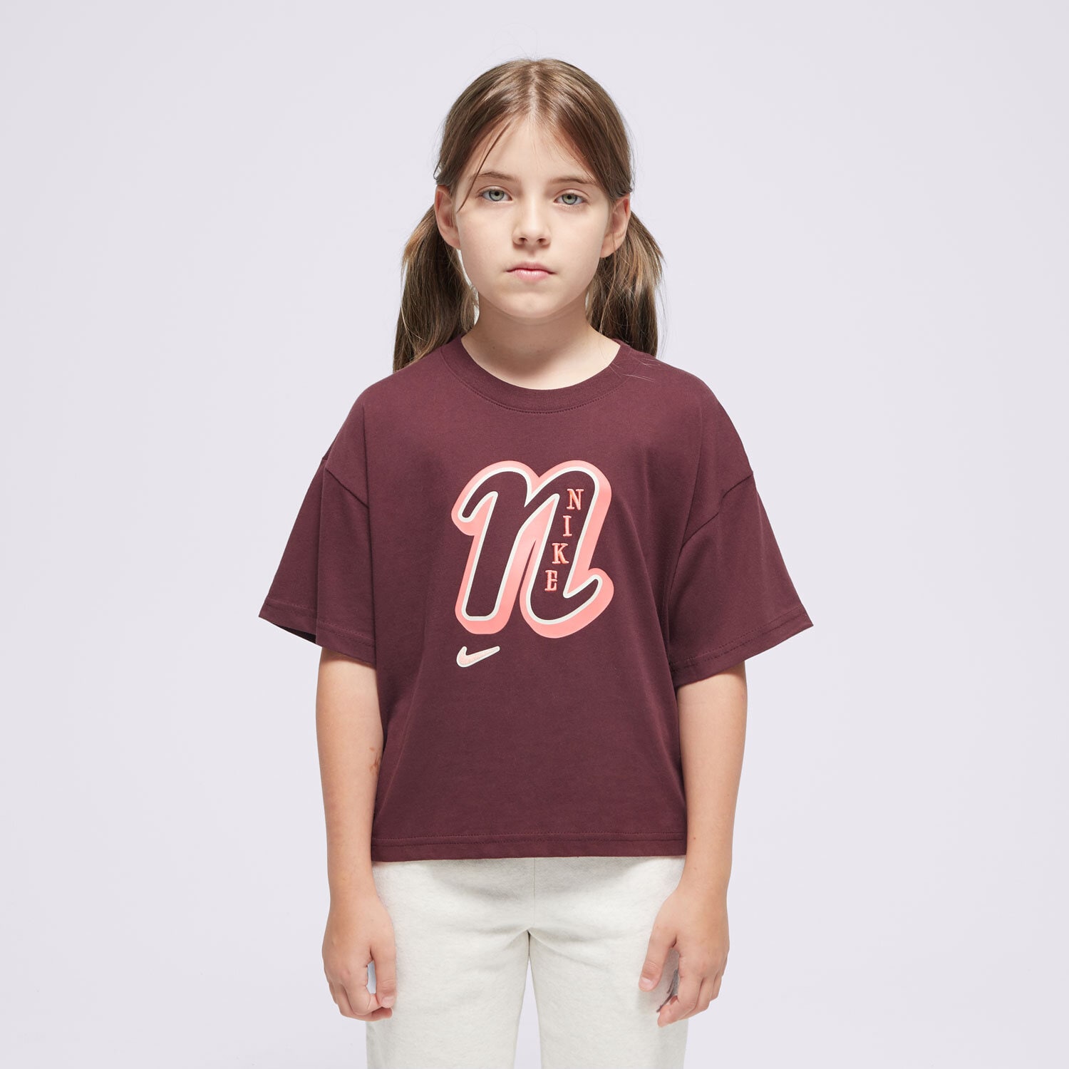 Kinder T-Shirt NIKE T-SHIRT NSW GRAPHIC STAR G FZ5562-652 Braun