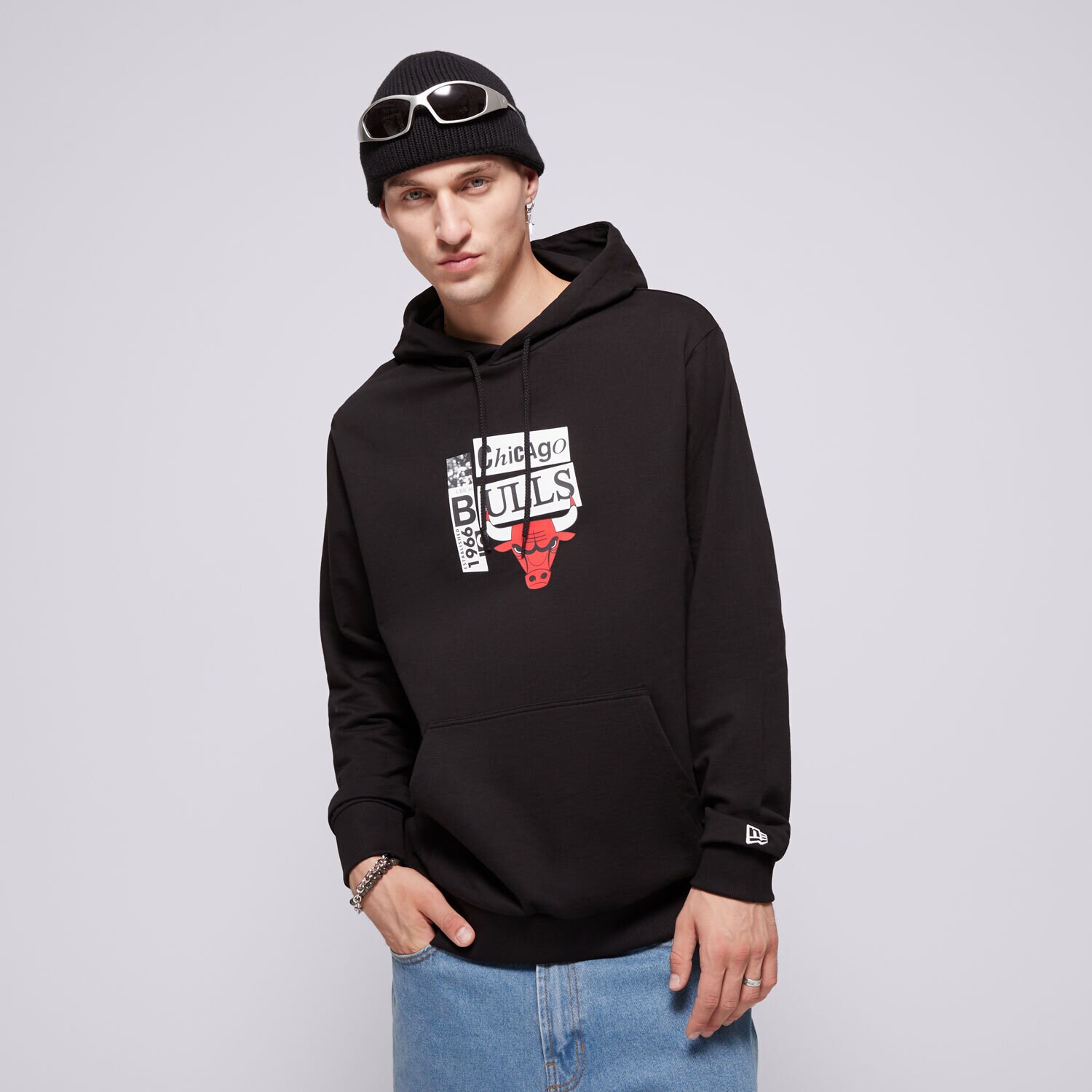 Herren NEW ERA HOODIE NEWSPAPER GRAPHIC BULLS CHICAGO BULLS BLKFDR 60564814 Schwarz
