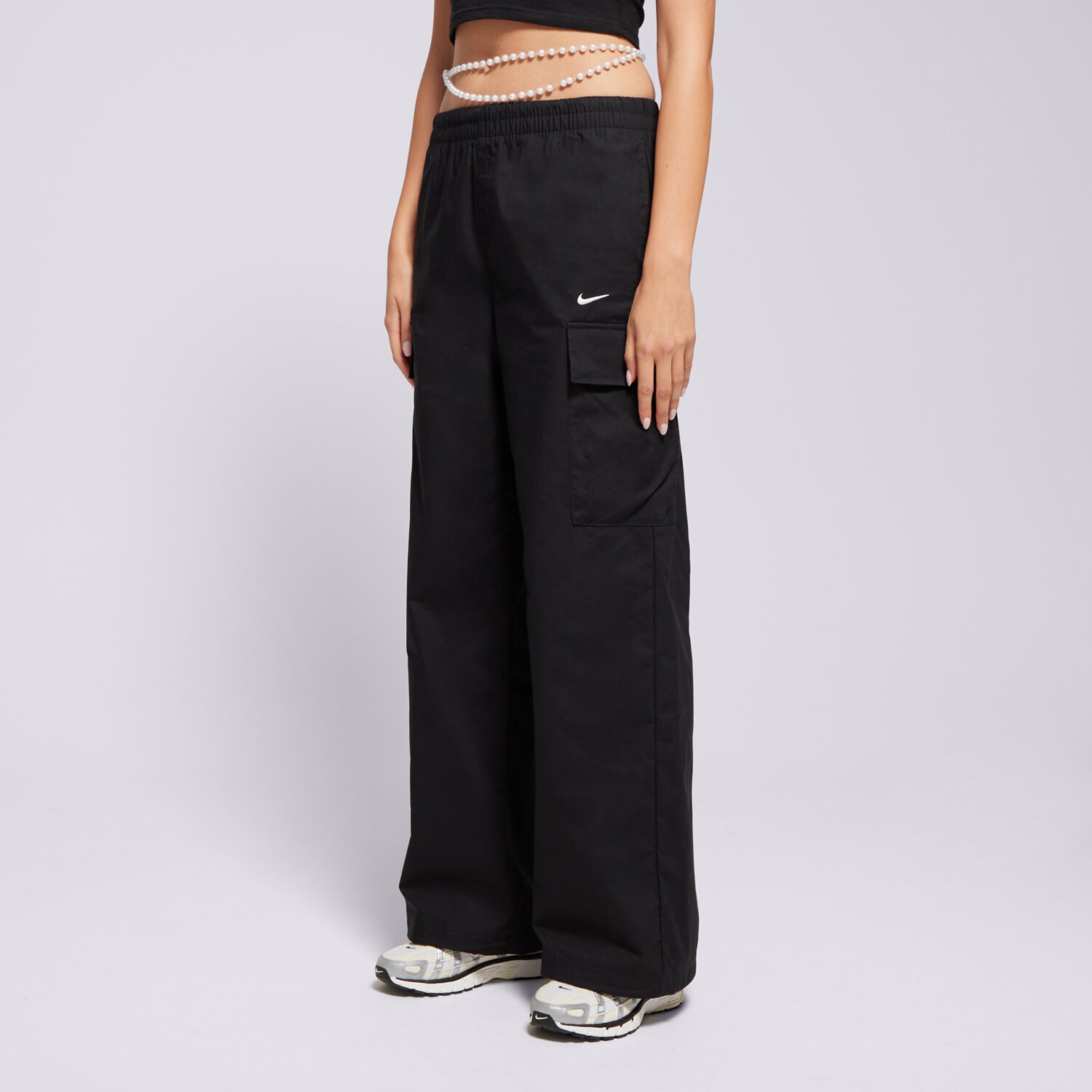 Damen Hosen NIKE HOSE W NSW ESSTL WVN MR STD CRGO PT FV7643-010 Schwarz