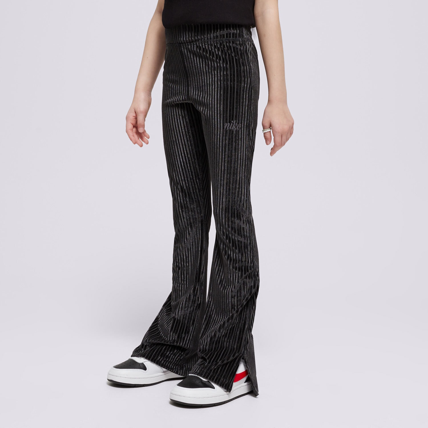 Kinder Hosen NIKE HOSE G NSW TGHT FLARE COZY RIB GIRL HF4387-010 Schwarz