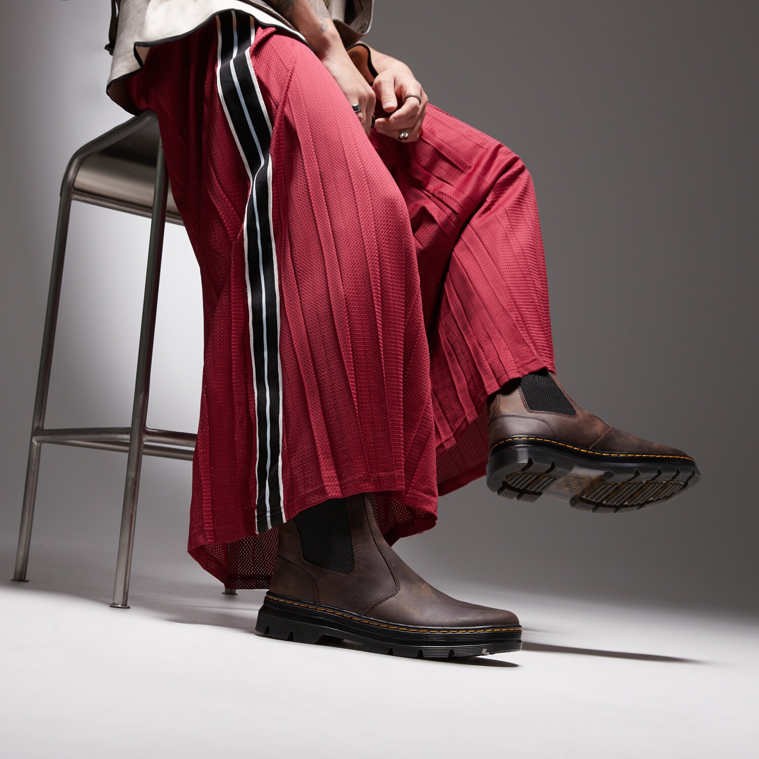 Dr. Martens Botines De Piel Embury Marrón — foto 2
