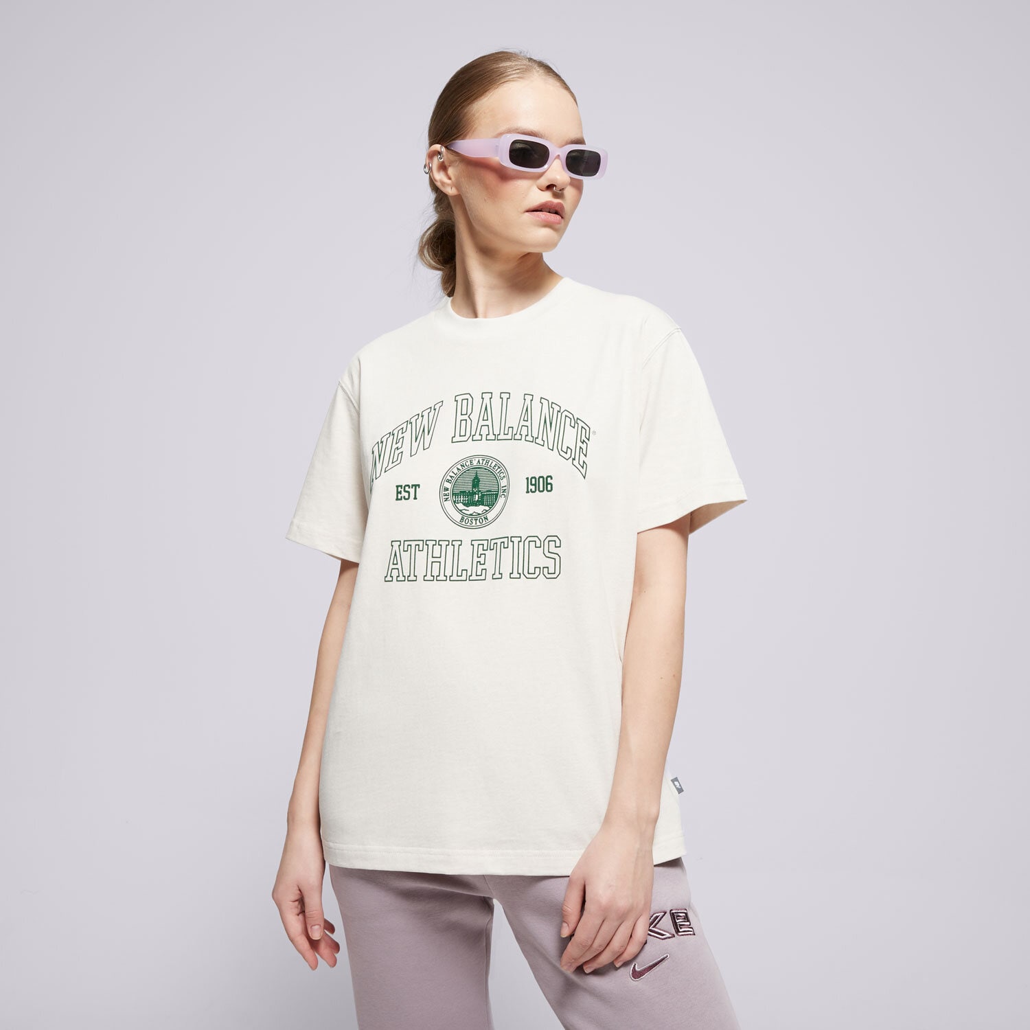 Damen T-Shirt NEW BALANCE T-SHIRT ATHLETICS OVERSIZED CREST T-SHIRT WT43548LIT Beige