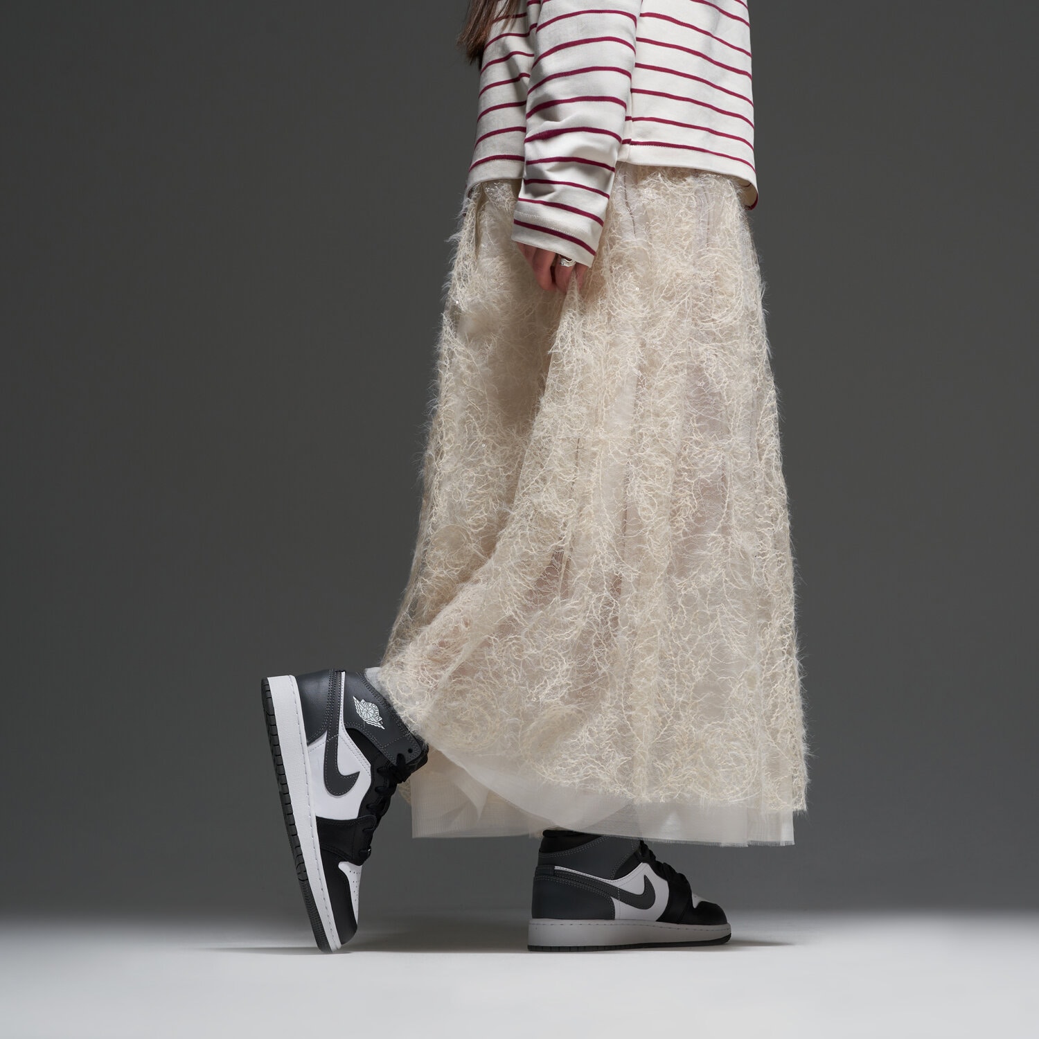 Nike Air Jordan 1 Mid — photo 2