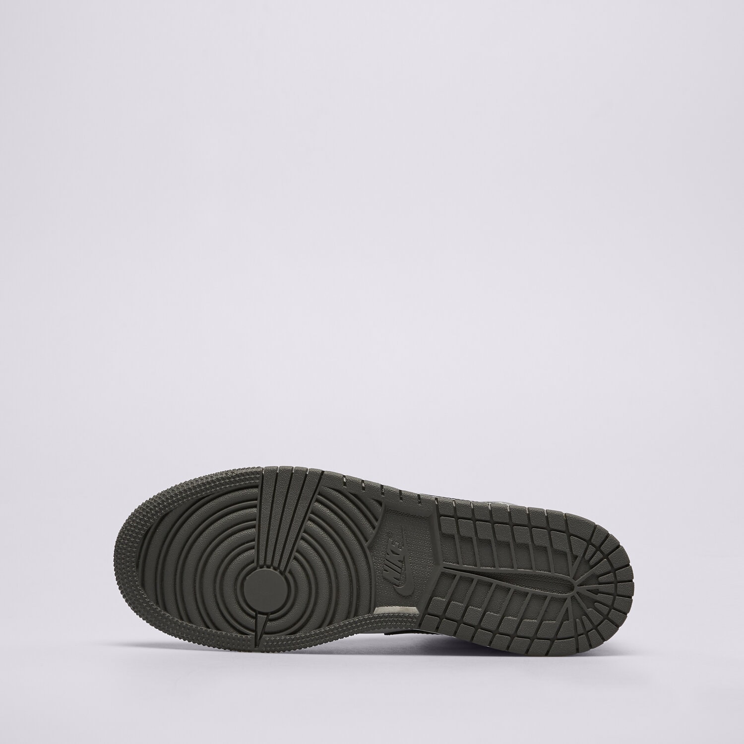 Nike Air Jordan 1 Mid — photo 6