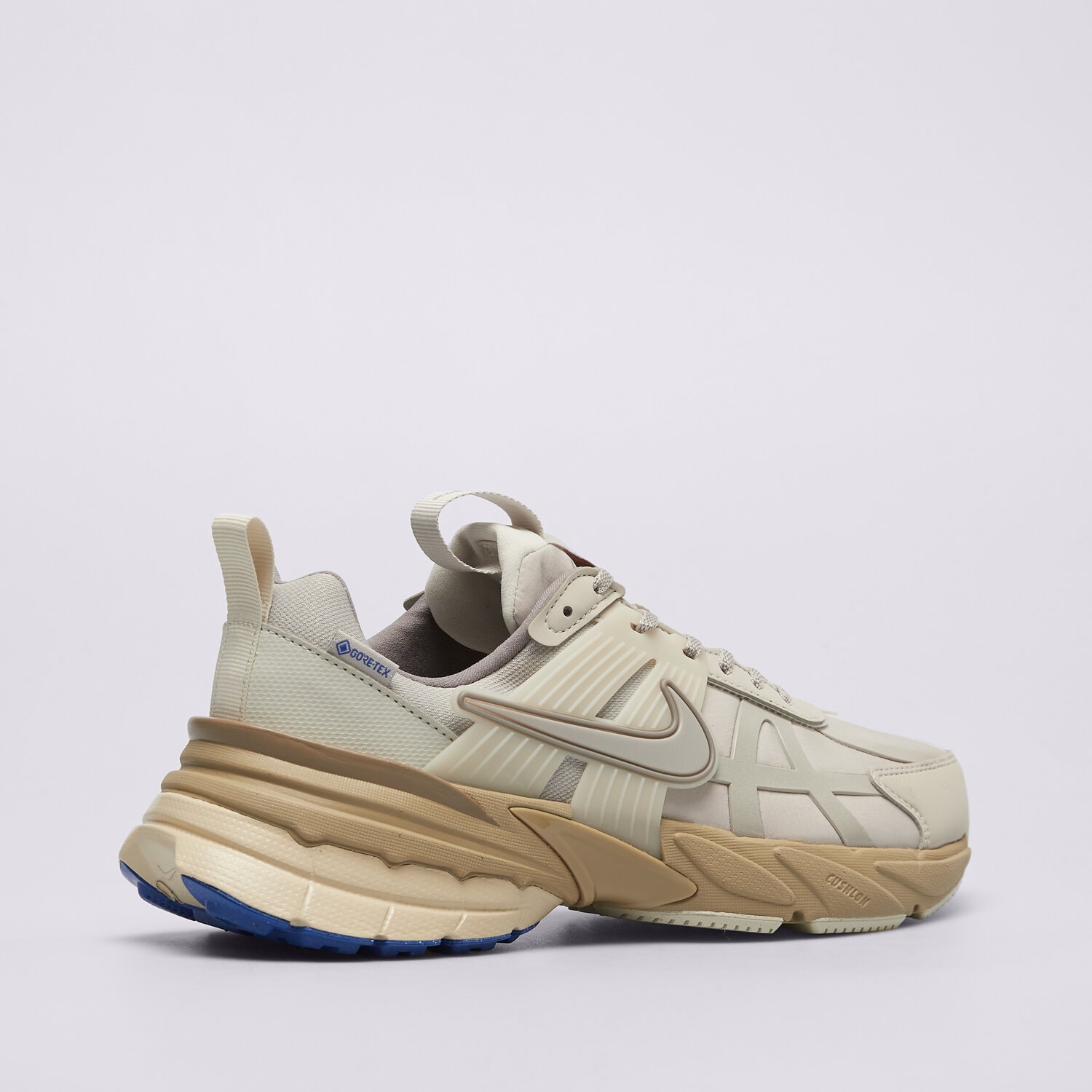 ペコ　Nike V2K RUN NIKE V2K RUN GTX Beige FZ2622-002 | Sizeer.de