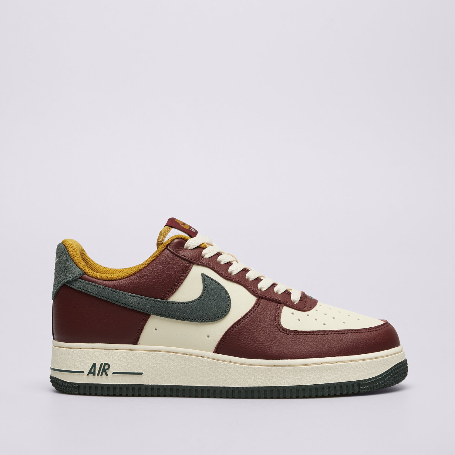 Herren Sneaker NIKE AIR FORCE 1 '07 LV8 HQ3612-113 Rot