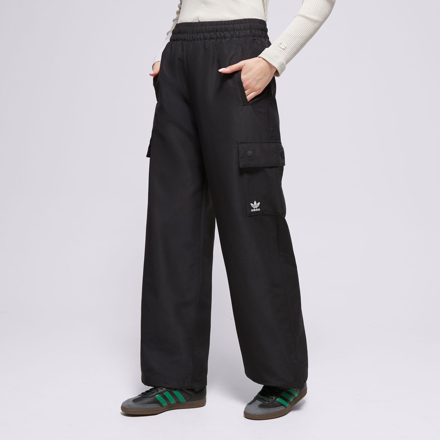 Damen Hosen ADIDAS HOSE ESSENTIALS WOVEN CARGO IX9974 Schwarz