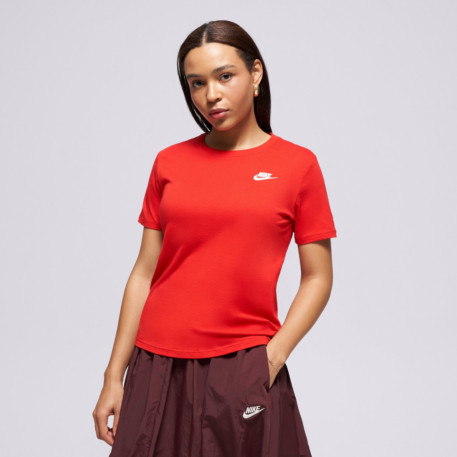 Damen T-Shirt NIKE T-SHIRT W NSW CLUB SS TEE DX7902-657 Rot