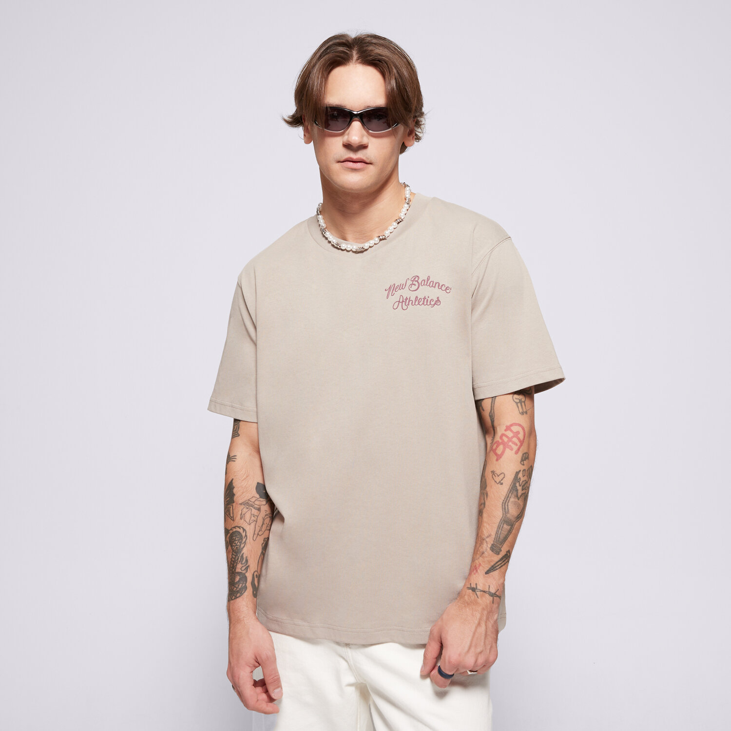 Herren T-Shirt NEW BALANCE T-SHIRT ATHLETICS RELAXED LEAGUE T-SHIRT MT43556ADS Beige