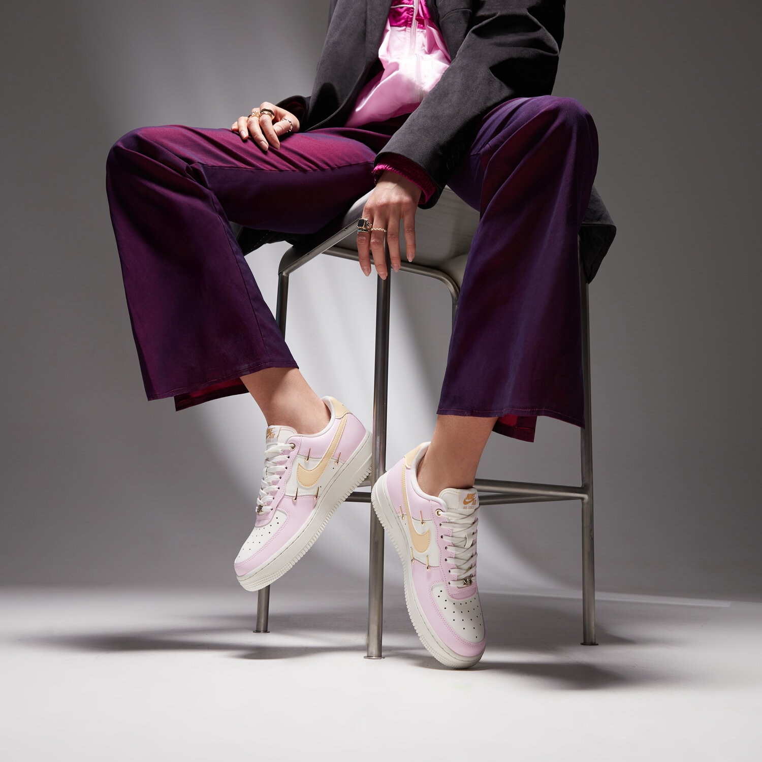 ナイキ　WMNS AIR FORCE 1 07 レディース スニーカー 24cm ナイキ NIKE NIKE WMNS AIR FORCE 1 '07 ナイキ レディース スニーカー