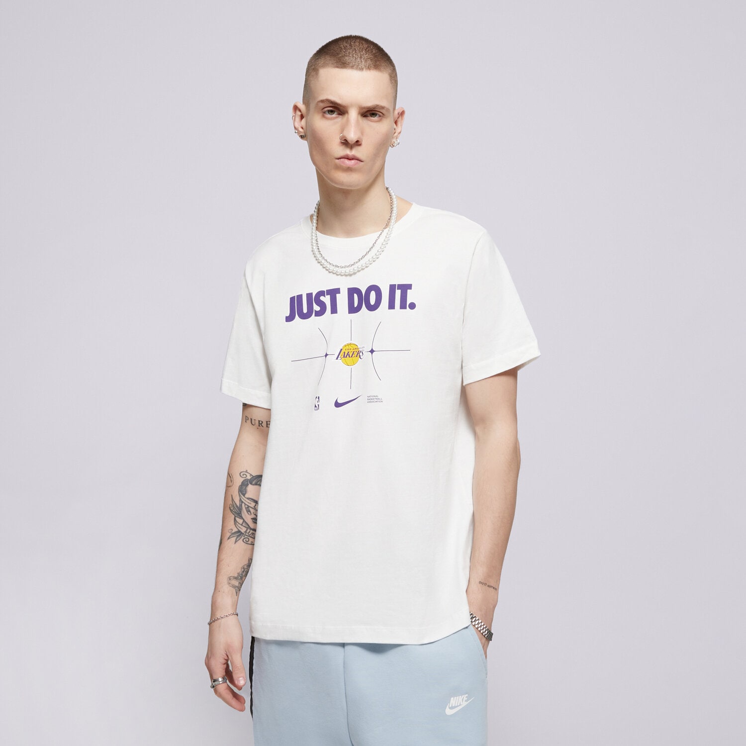 Herren T-Shirt NIKE T-SHIRT LAL M NK ES NBA JDI SS TEE FQ6282-100 Weiß