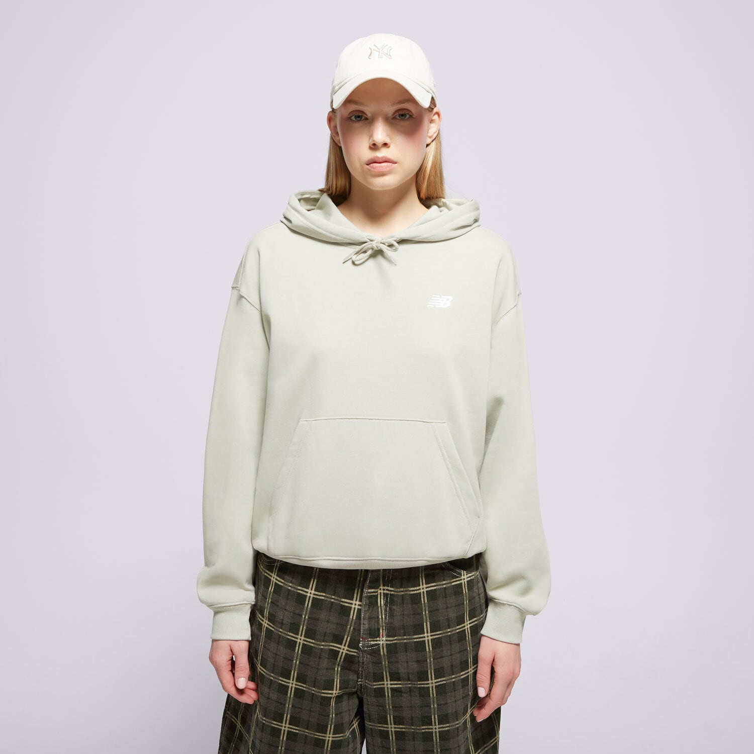 Damen NEW BALANCE HOODIE SPORT ESSENTIALS WT41507OVN Grün