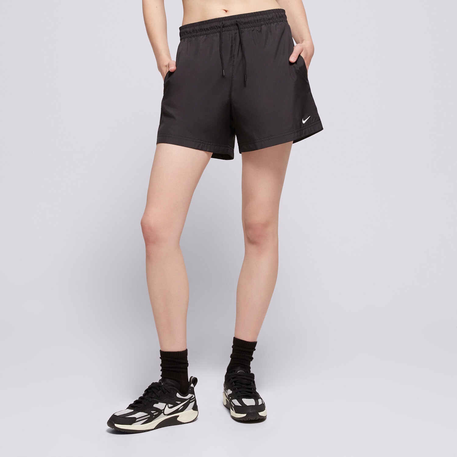 Damen Shorts NIKE SHORTS W NSW MR ESSNTL WVN SHORT FV7557-010 Schwarz