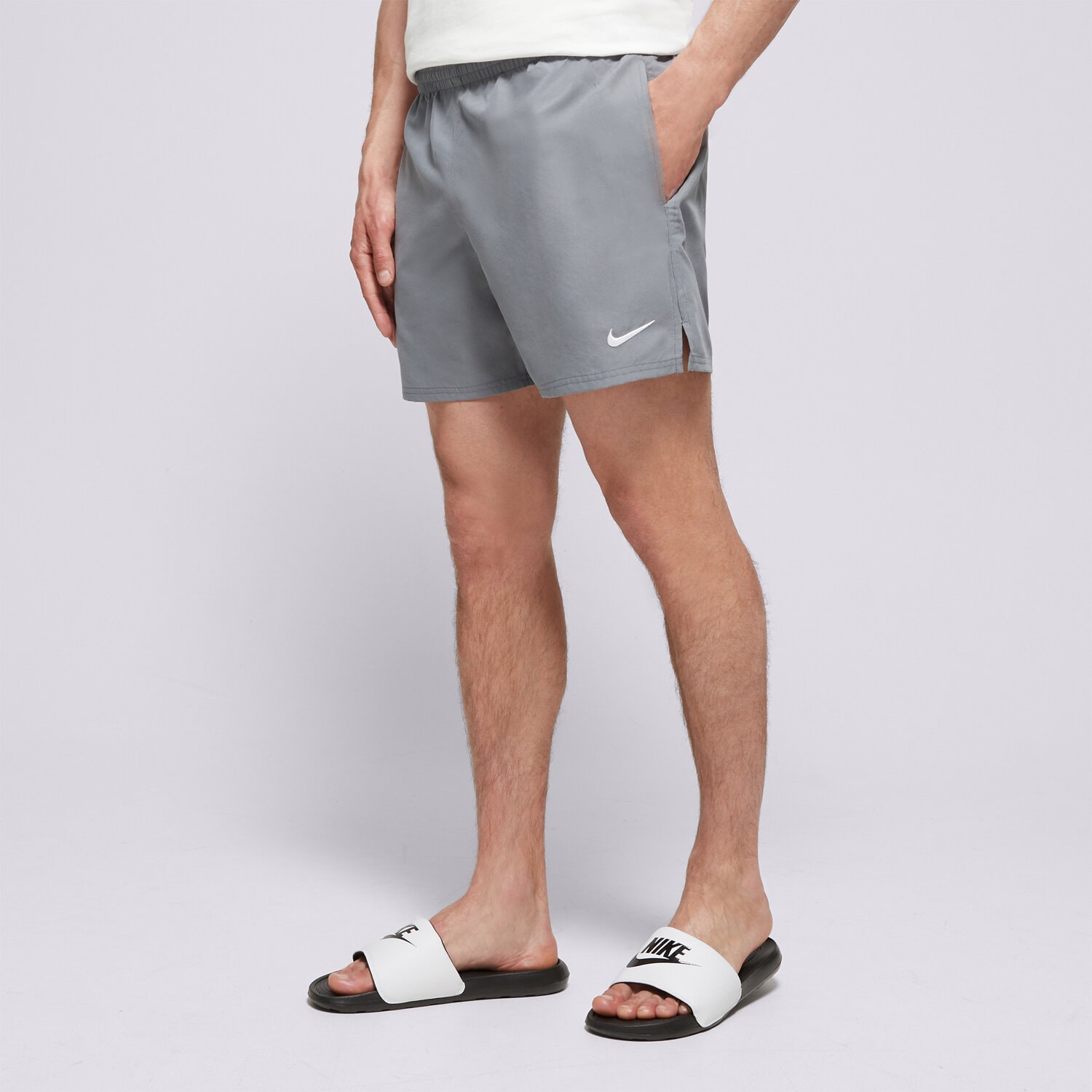 Herren Shorts NIKE SWIM SHORTS NIKE ESSENTIAL 5" SHORTS NESSF560-051 Grau