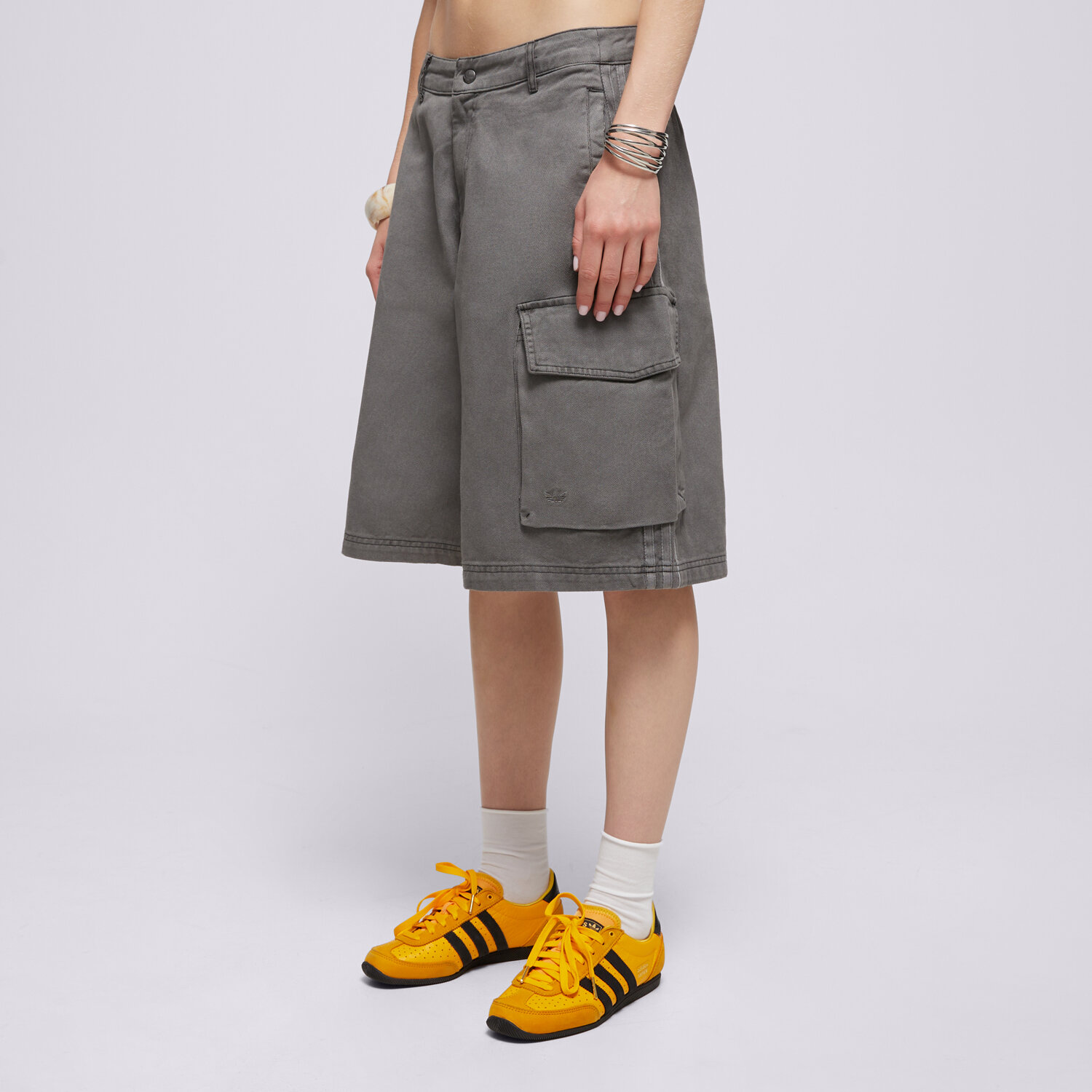 Damen Shorts ADIDAS SHORTS CARGO JORTS JD0139 Grau
