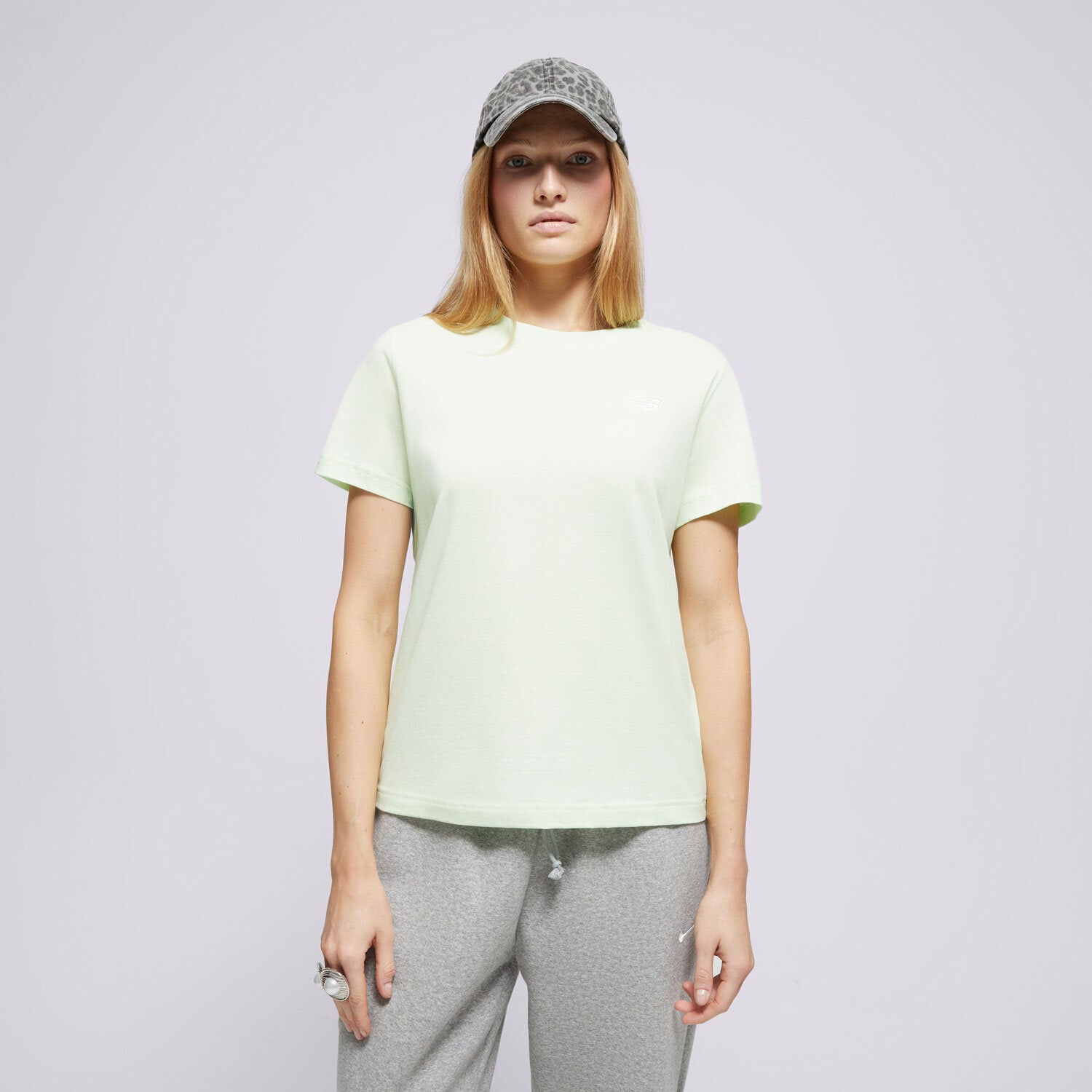 Damen T-Shirt NEW BALANCE T-SHIRT SPORT ESSENTIALS JERSEY WT41509MEW Grün