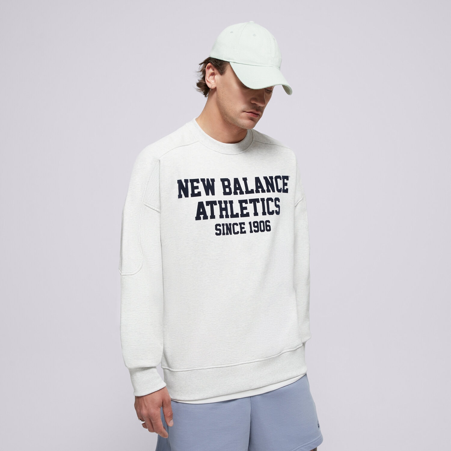 Herren NEW BALANCE SWEATSHIRT VARSITY FRENCH TERRY GRAPHIC CREW MT51521AHH Grau