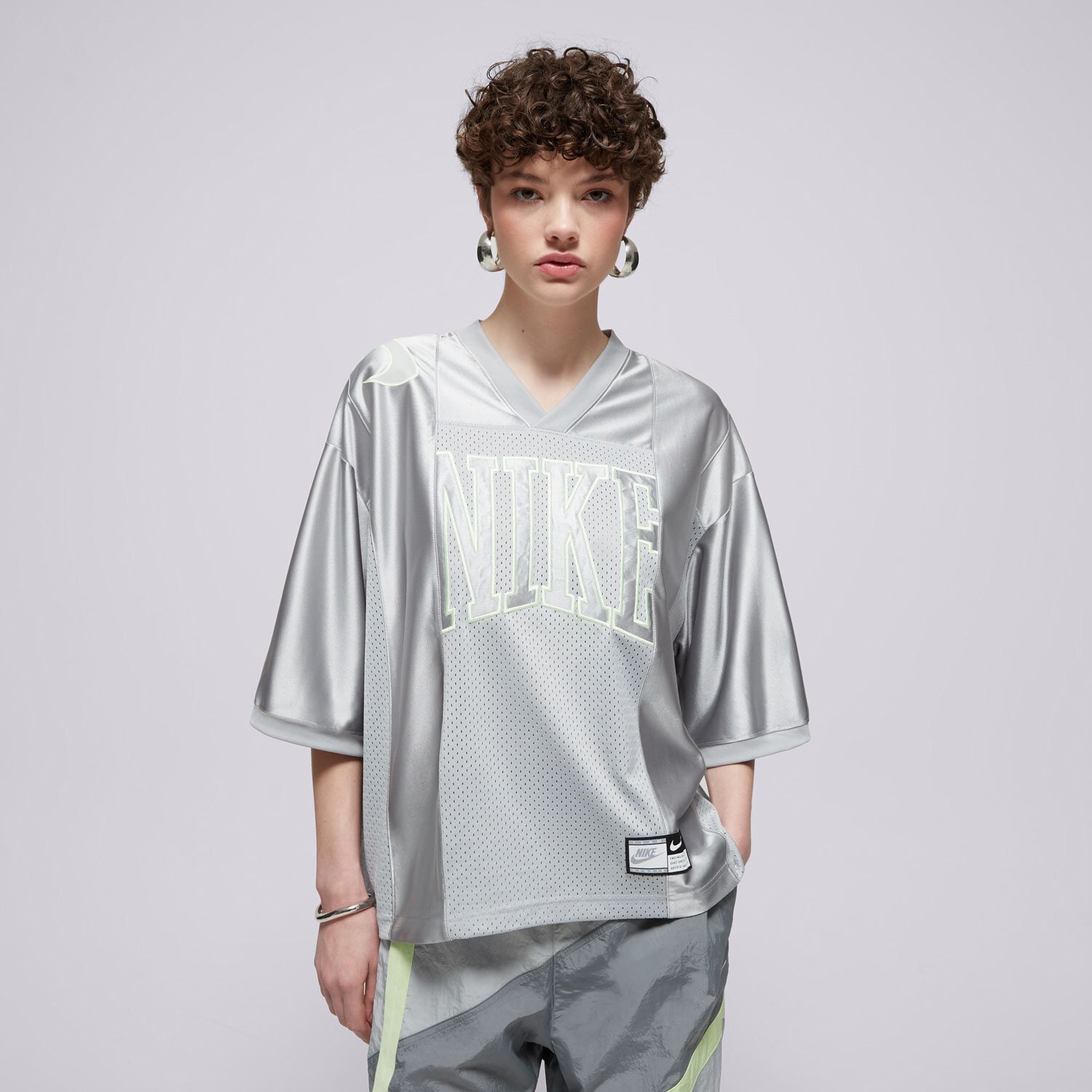 Damen T-Shirt NIKE T-SHIRT W NSW STREET SS GX JRSY TOP HJ0280-077 Silber