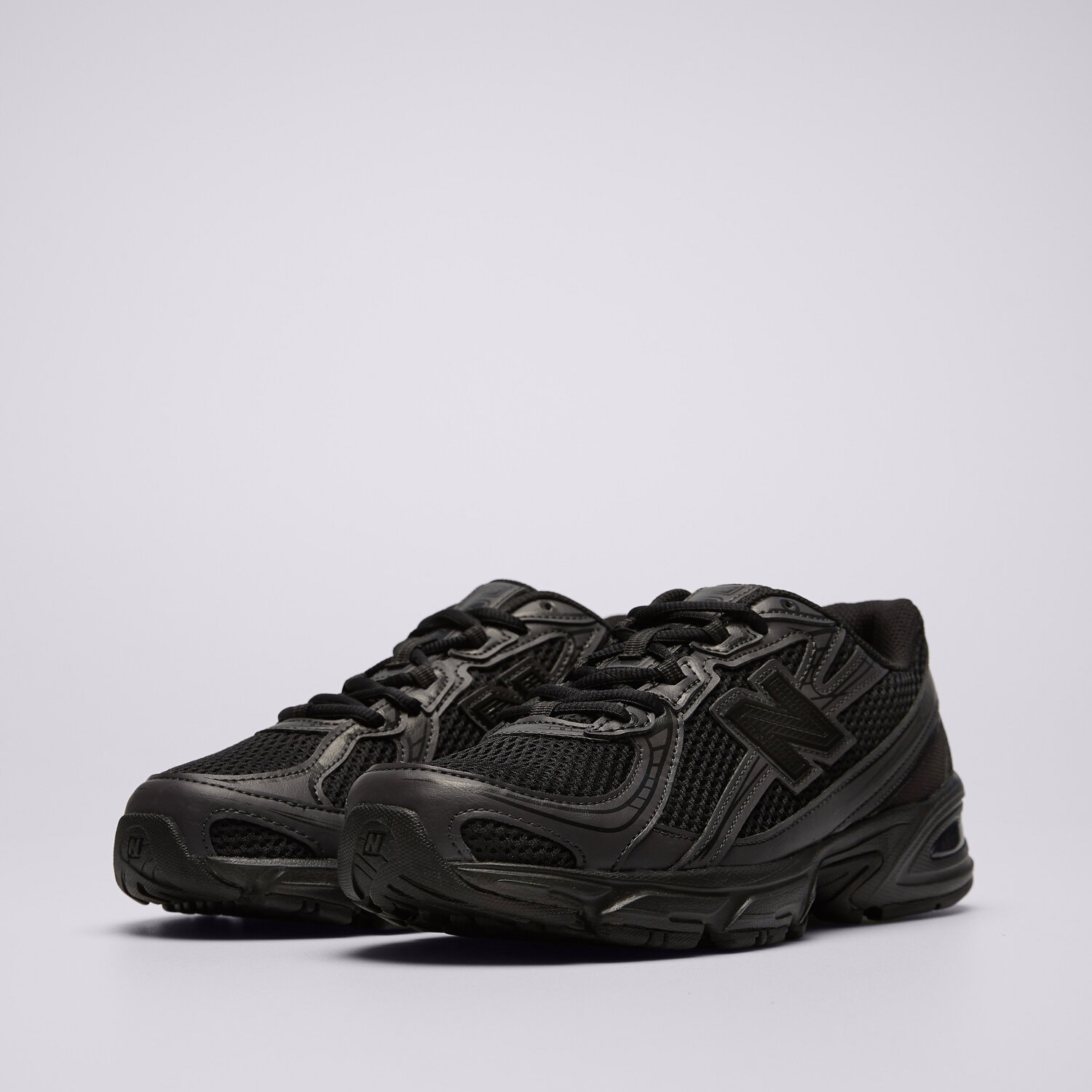 New Balance 740 Triple Black (GS) — foto 3