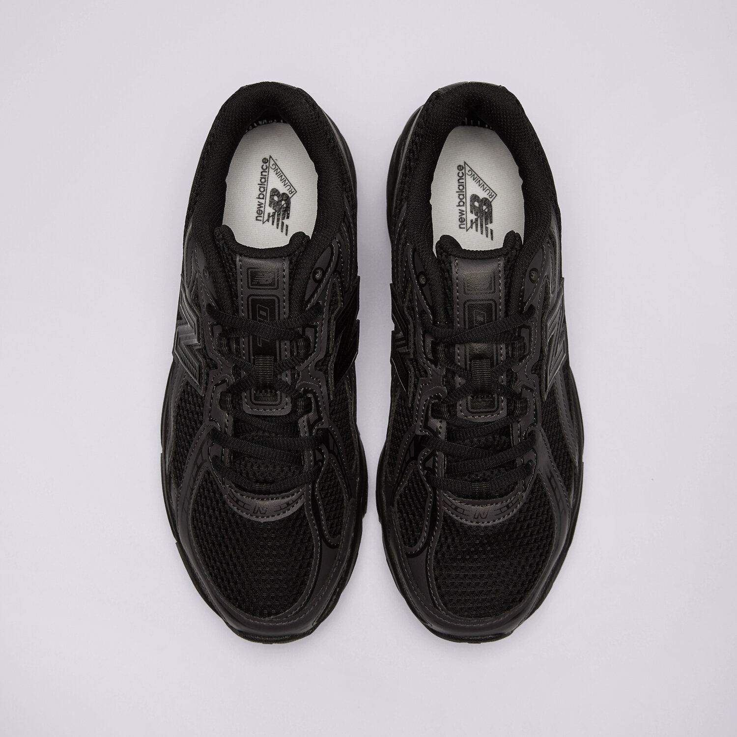 New Balance 740 Triple Black (GS) — foto 5