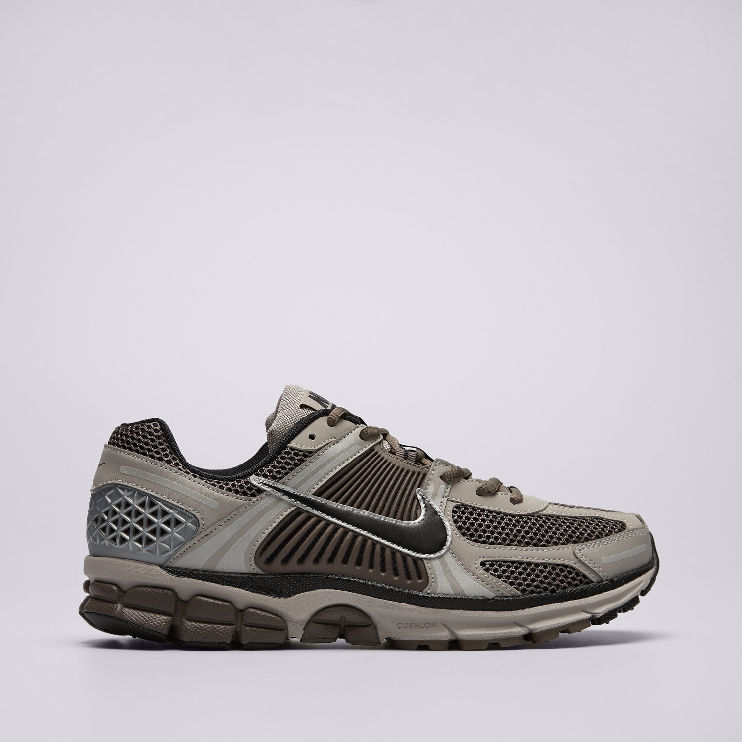 Herren Sneaker NIKE ZOOM VOMERO 5 FB9149-005 Braun