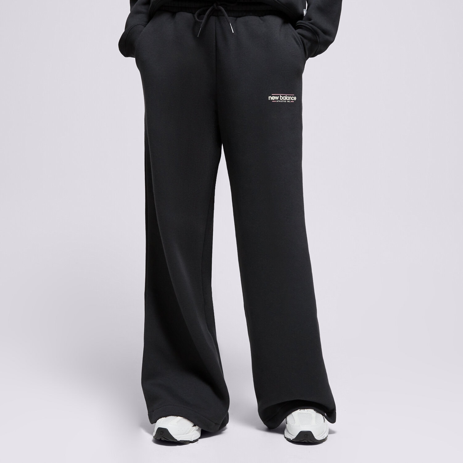 Damen Hosen NEW BALANCE HOSE REIMAGINED FLEECE WIDE LEG PANT WP53903BK Schwarz