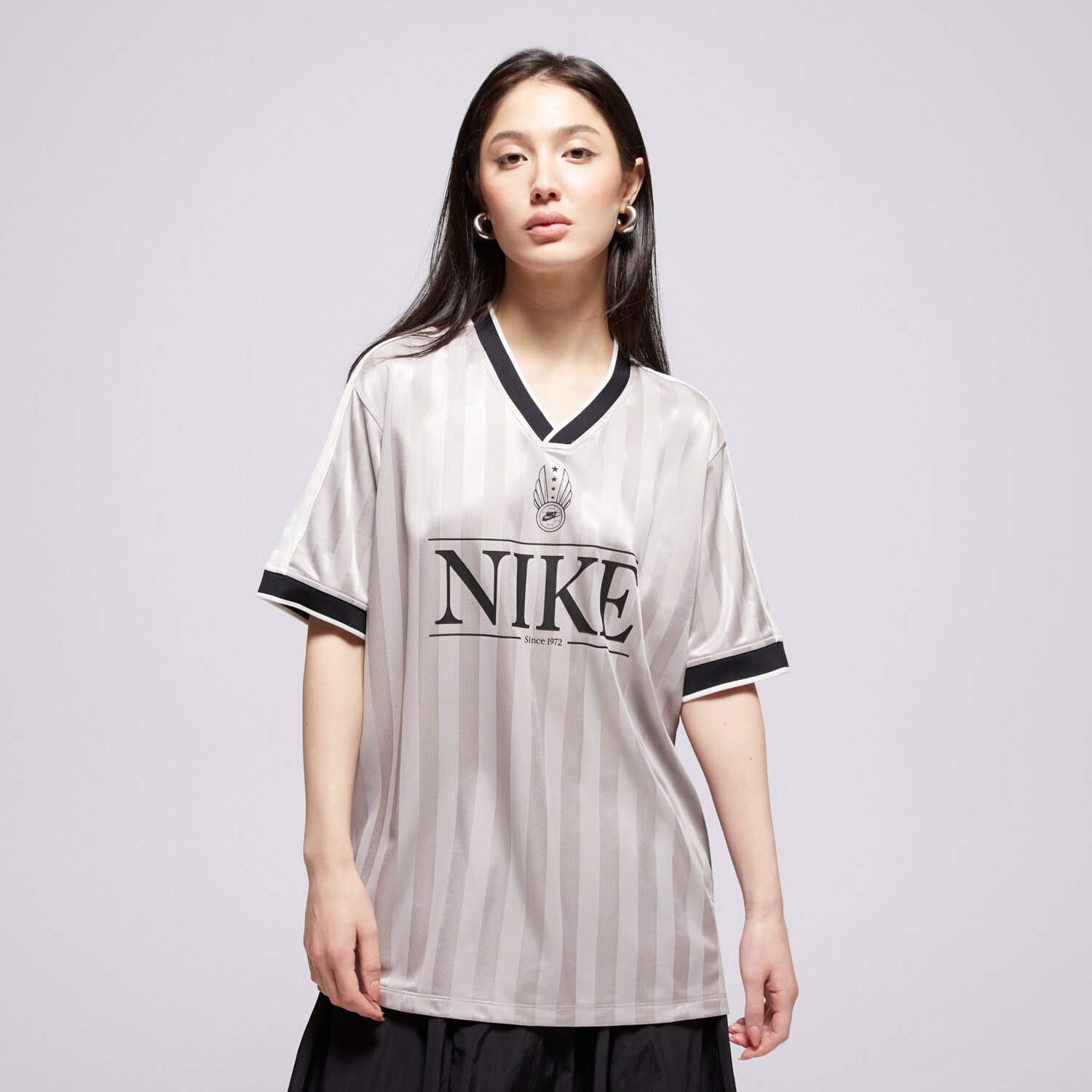 Damen T-Shirt NIKE T-SHIRT W NSW V NECK JERSEY IH8504-009 Grau