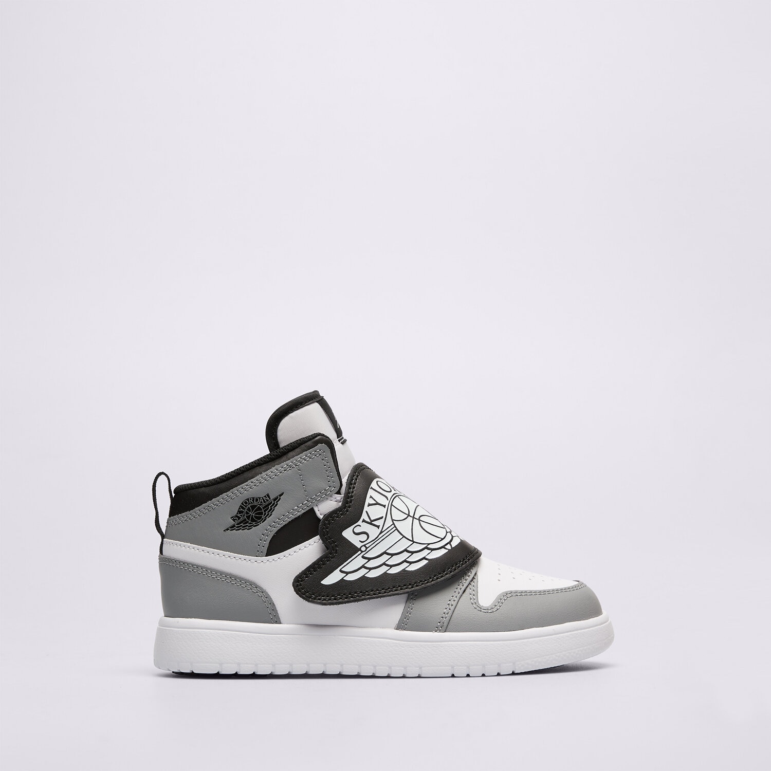 Kinder Sneaker SKY JORDAN  BQ7197-102 Grau