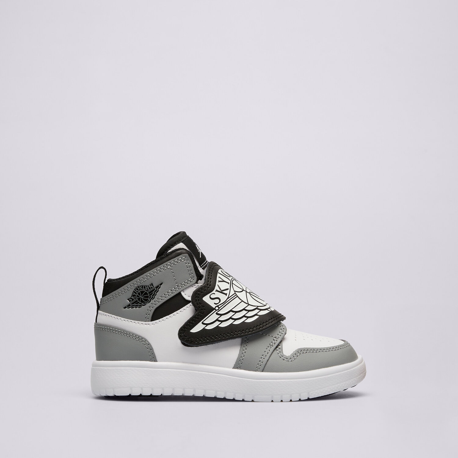 Kinder Sneaker SKY JORDAN  BQ7197-102 Grau