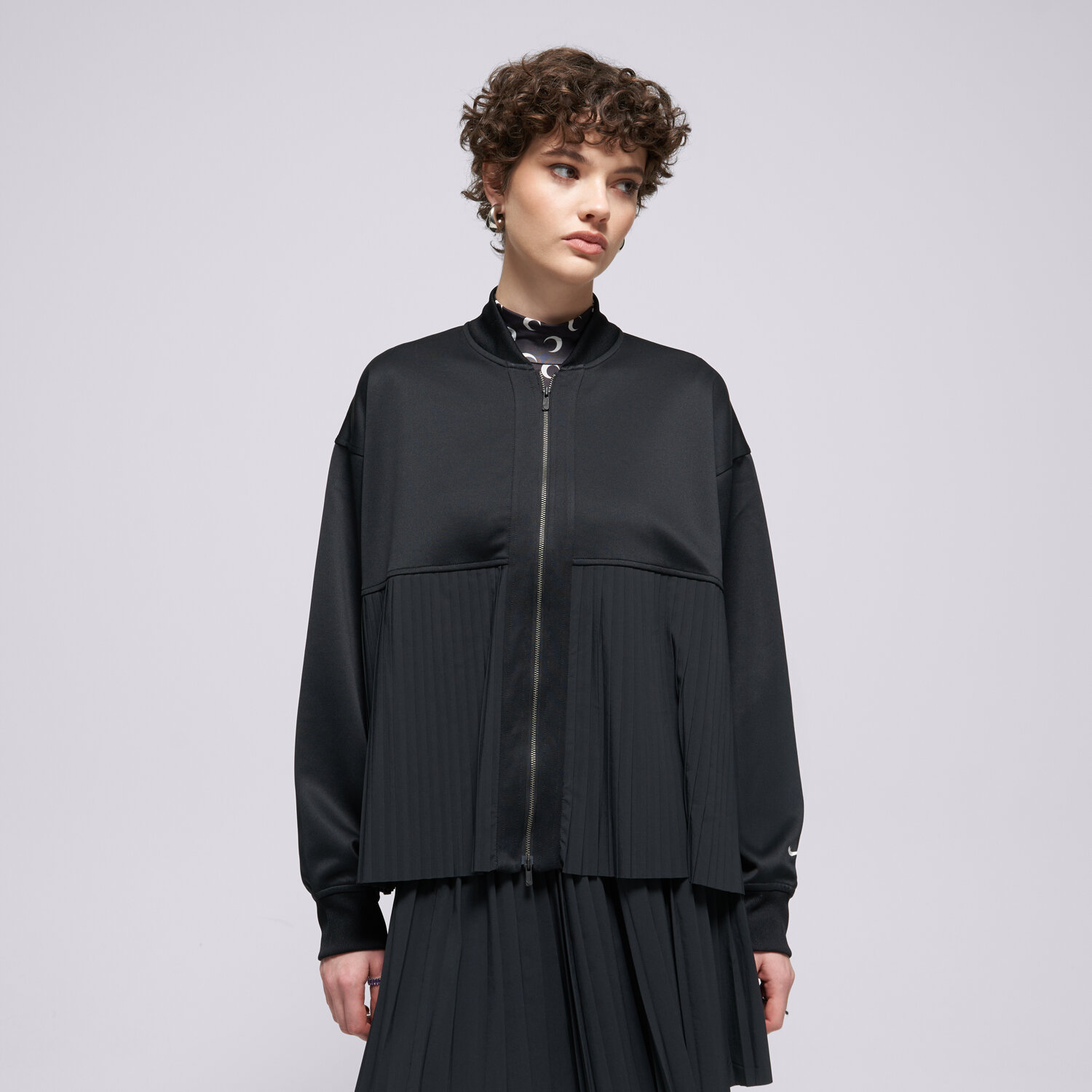 Damen NIKE SWEATSHIRT MIT REIßVERSCHLUSS   W NSW PLEATED JKT IM7457-010 Schwarz