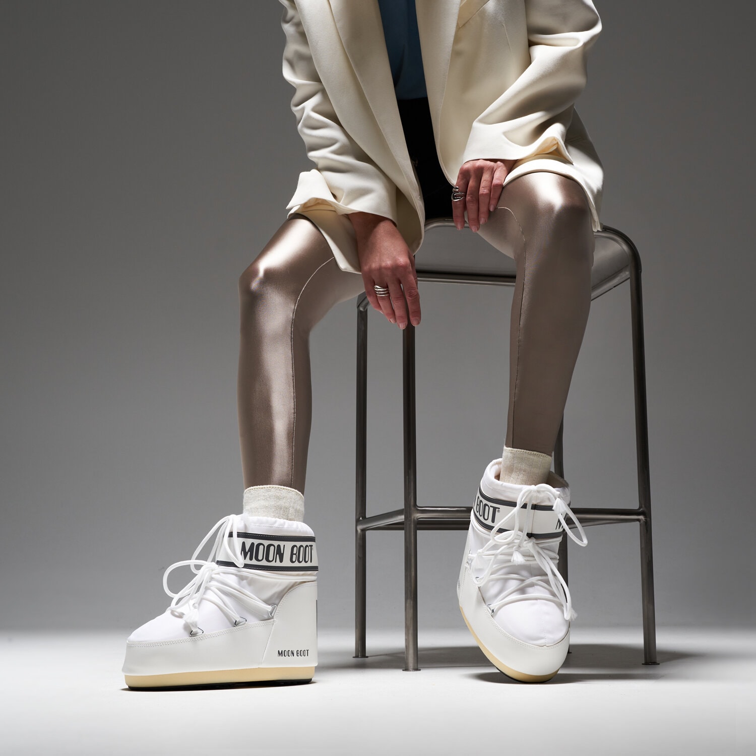 Moon Boot Icon Short Snow Boots Unisex White — photo 2