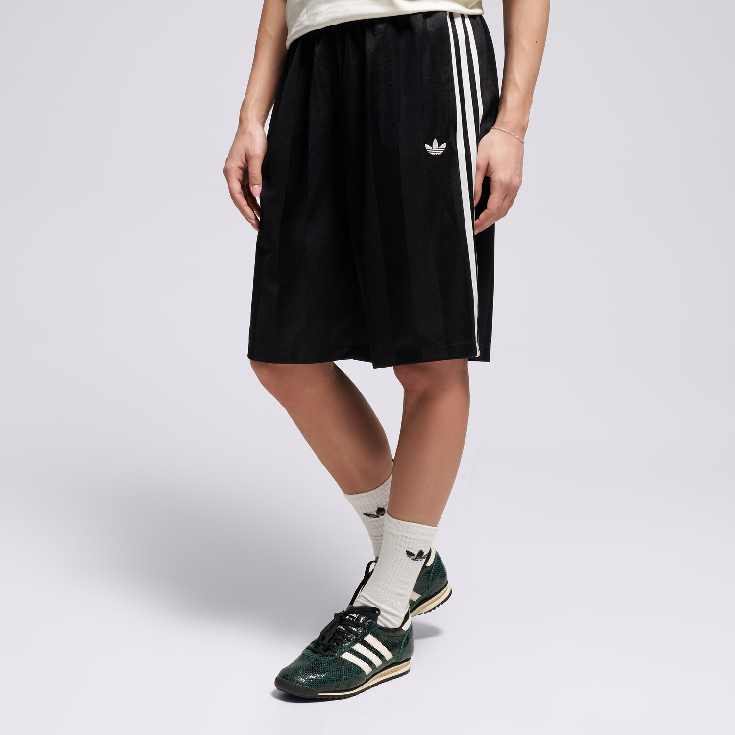 Damen Shorts ADIDAS SHORTS 3S JAQUARD JORT KD2911 Schwarz